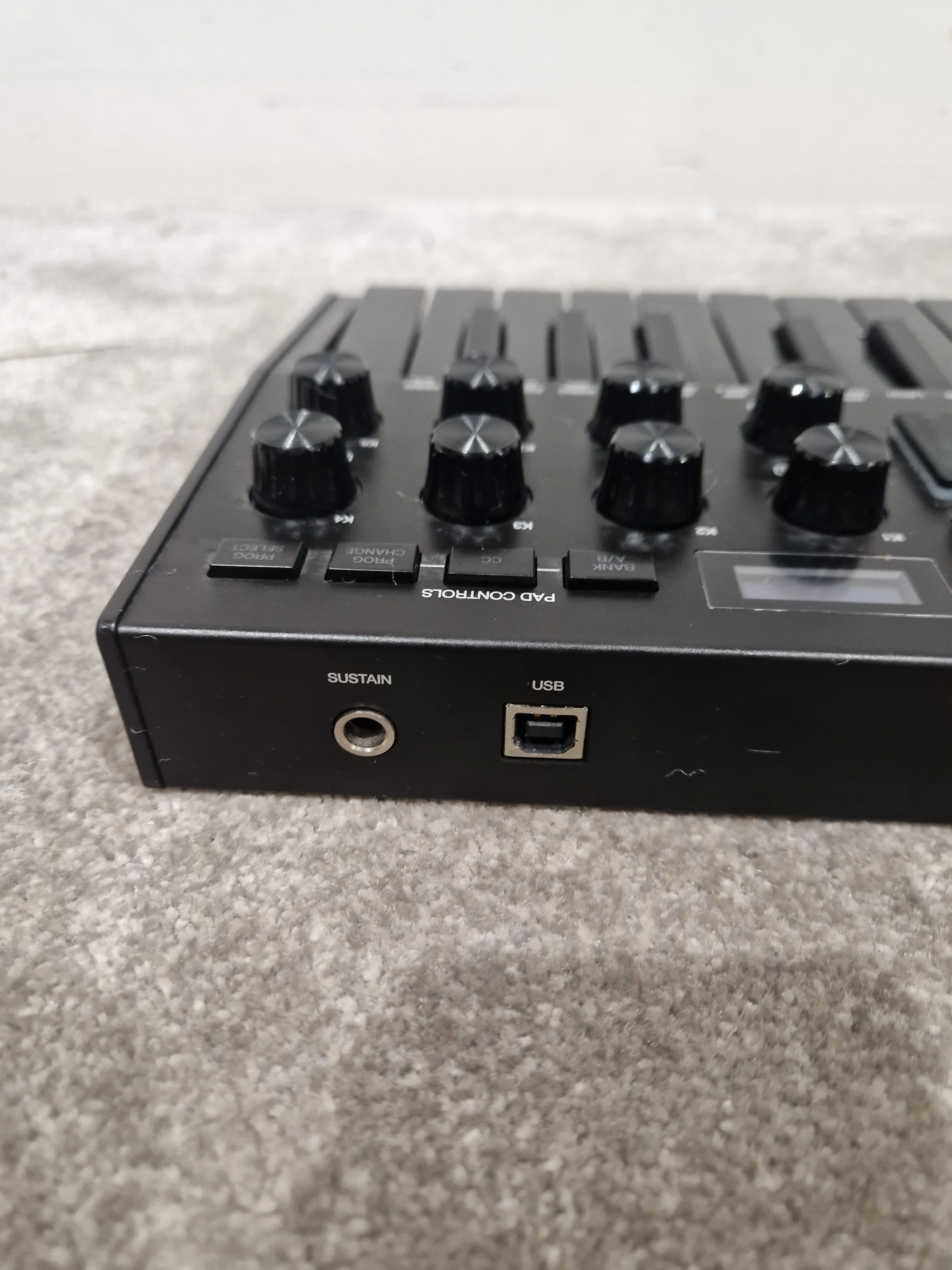 Akai MPK Mini - MIDI Keyboard Controller - Black - Excellent - Image 10