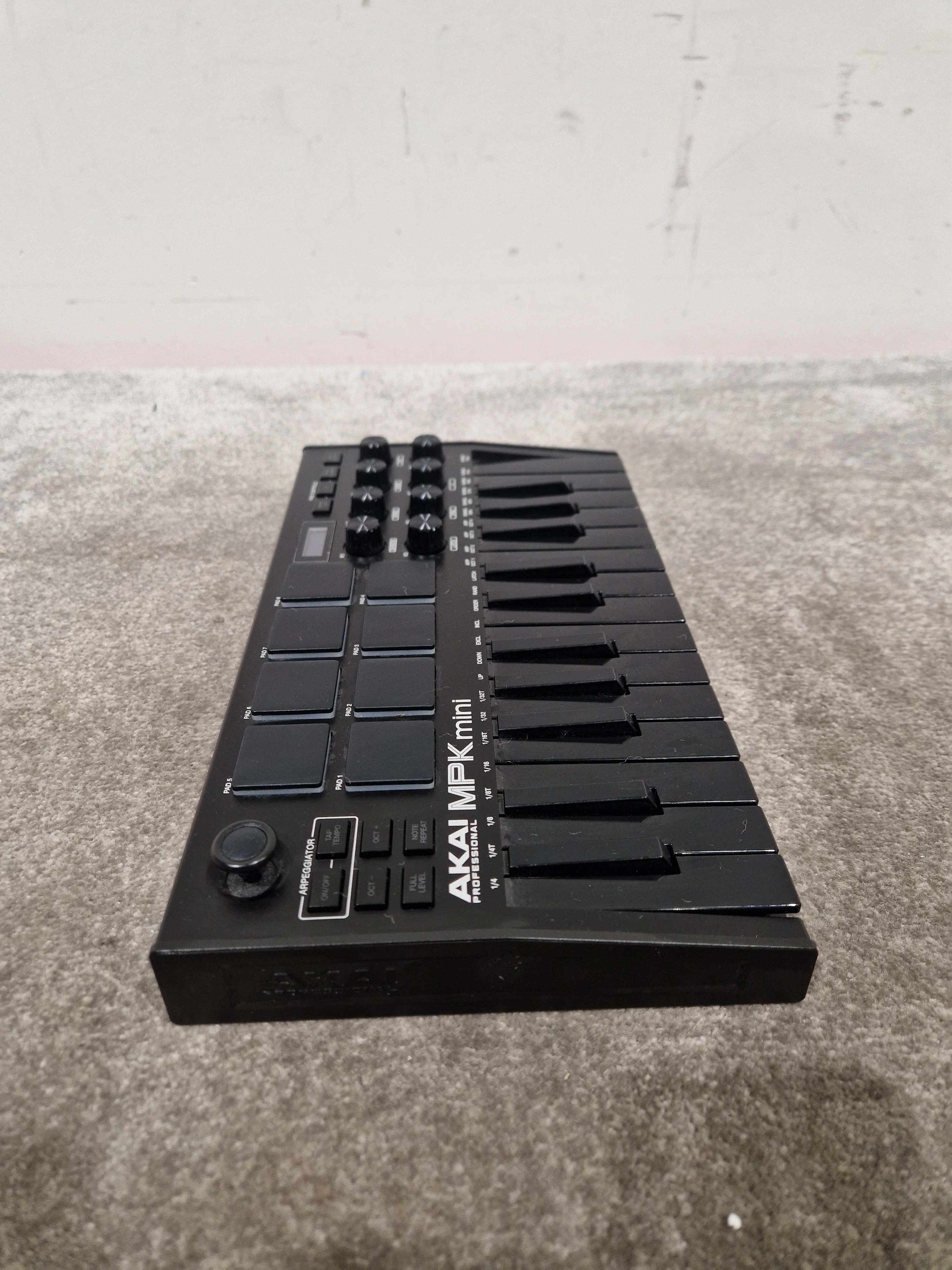 Akai MPK Mini - MIDI Keyboard Controller - Black - Excellent - Image 5