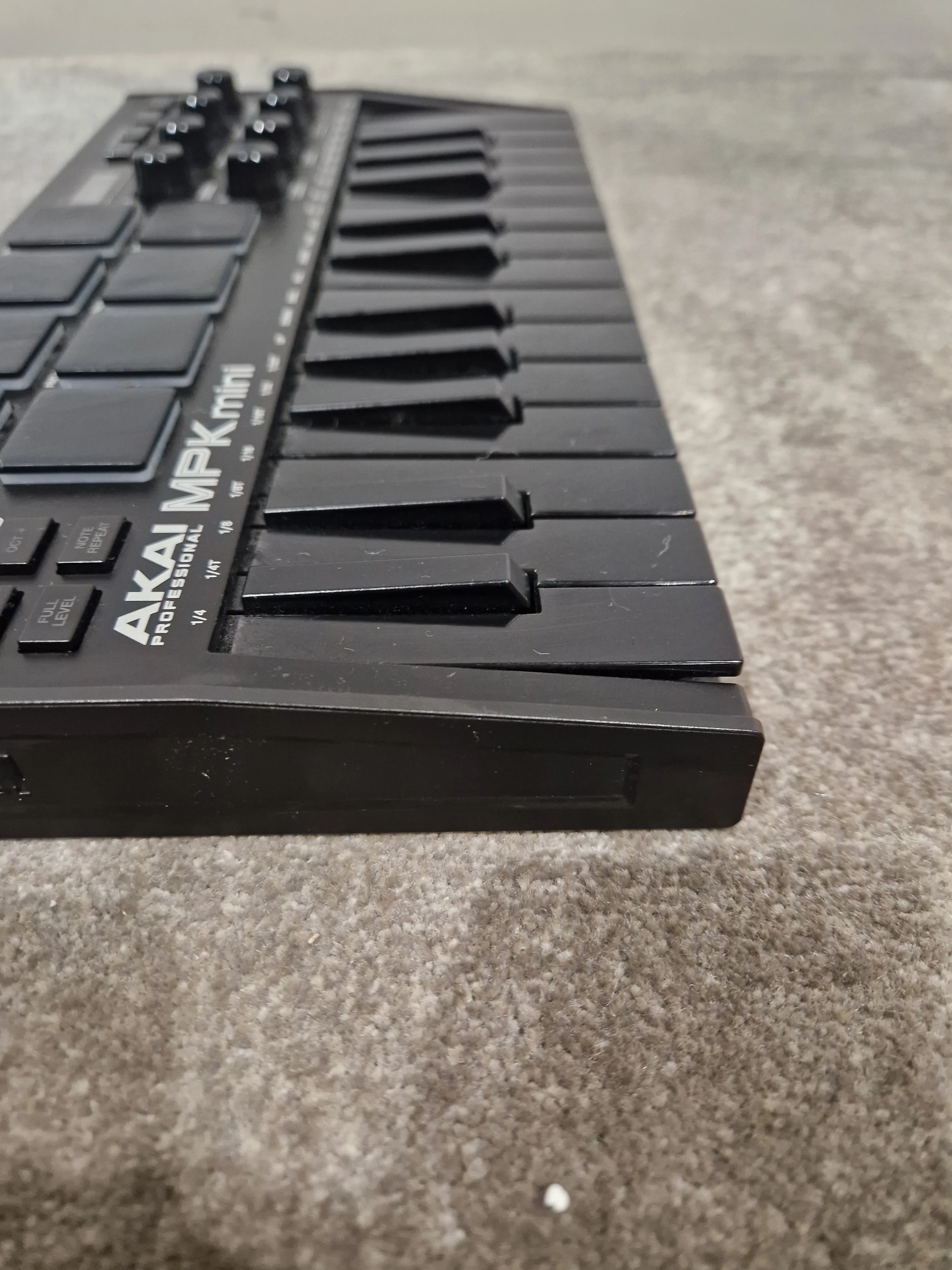Akai MPK Mini - MIDI Keyboard Controller - Black - Excellent - Image 7