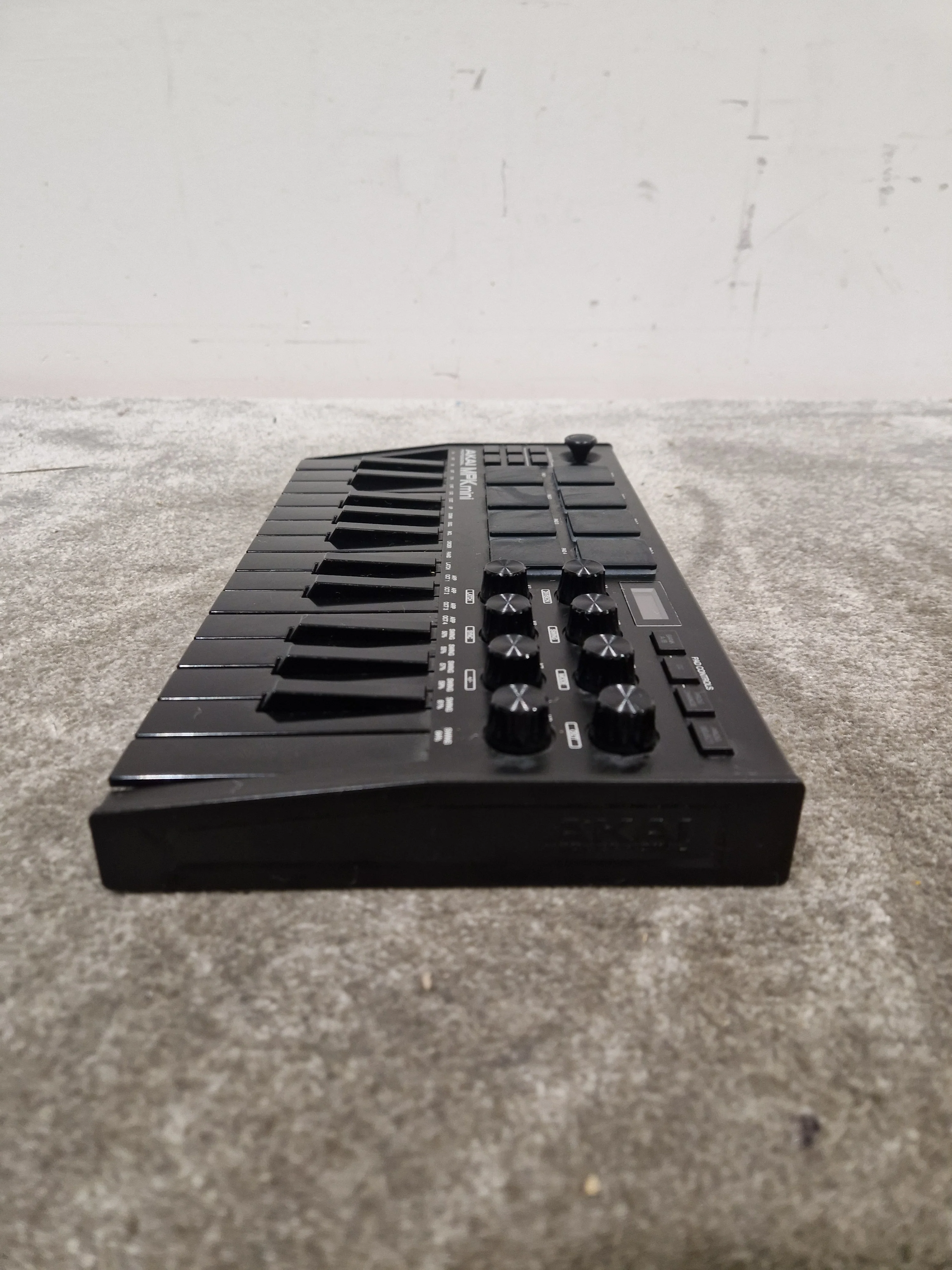 Akai MPK Mini - MIDI Keyboard Controller - Black - Excellent - Image 8