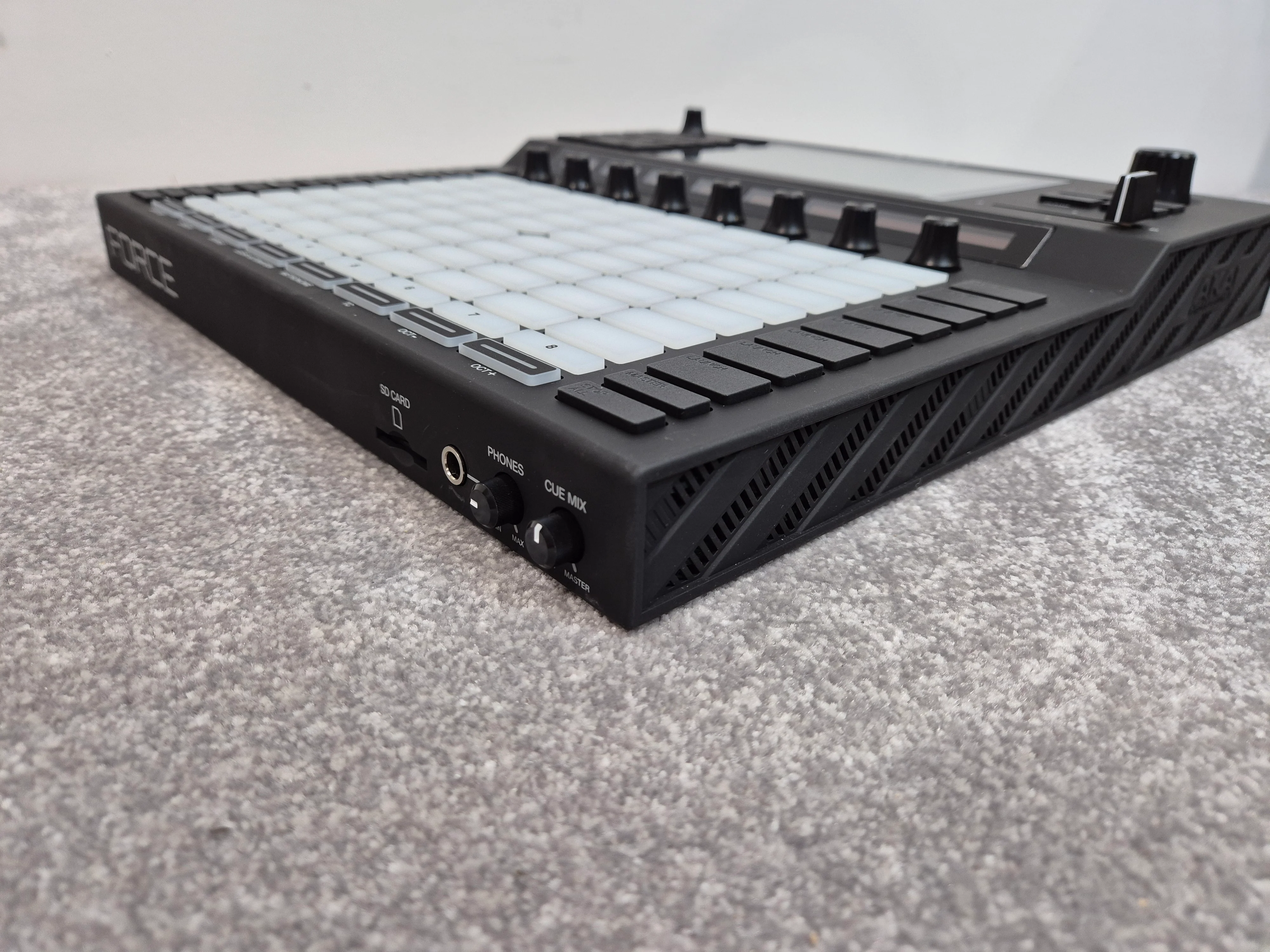 Akai Professional Force - Standalone Music Production and DJ Performance System RRP £899 - Image 13