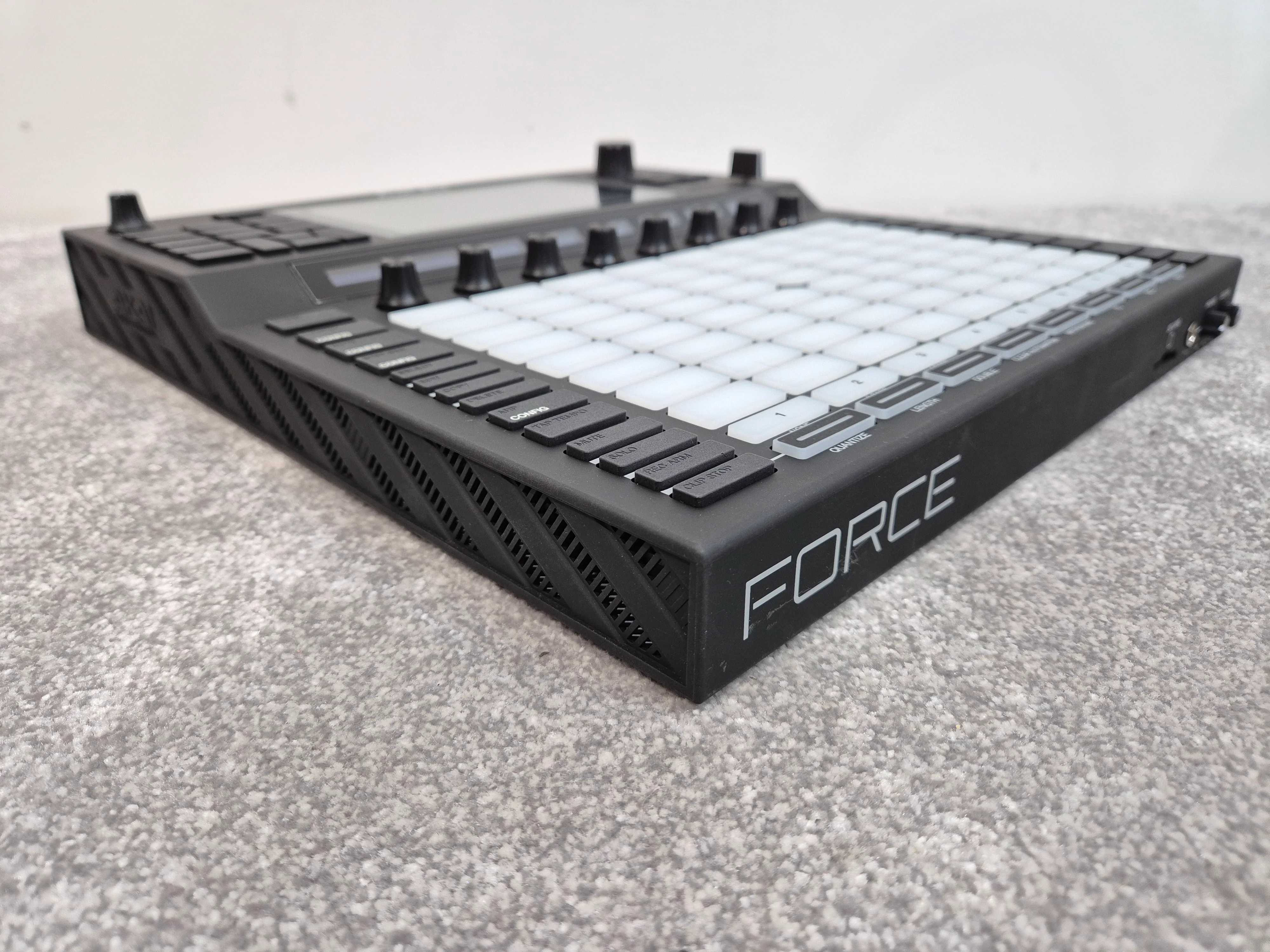 Akai Professional Force - Standalone Music Production and DJ Performance System RRP £899 - Image 7