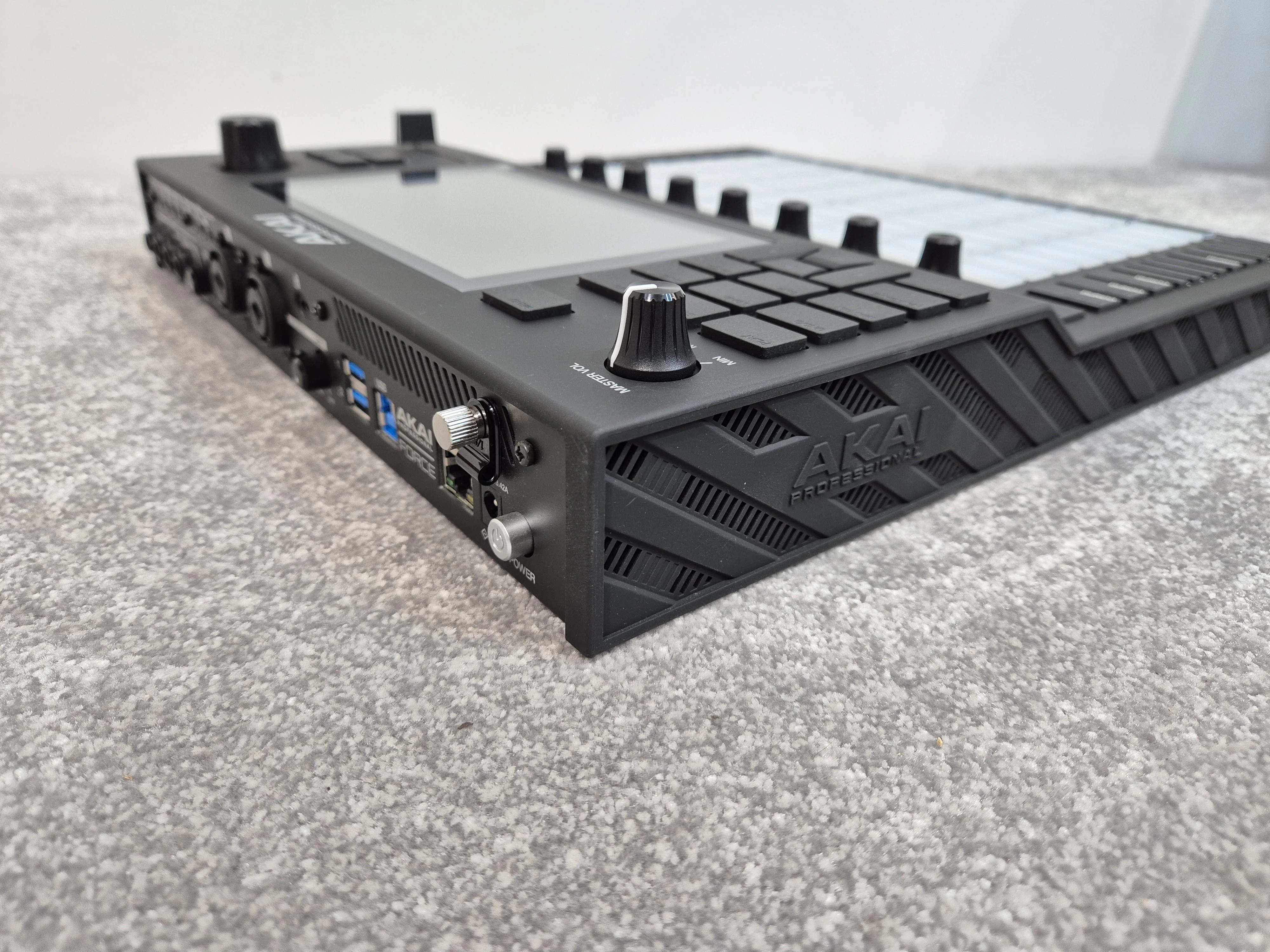 Akai Professional Force - Standalone Music Production and DJ Performance System RRP £899 - Image 8