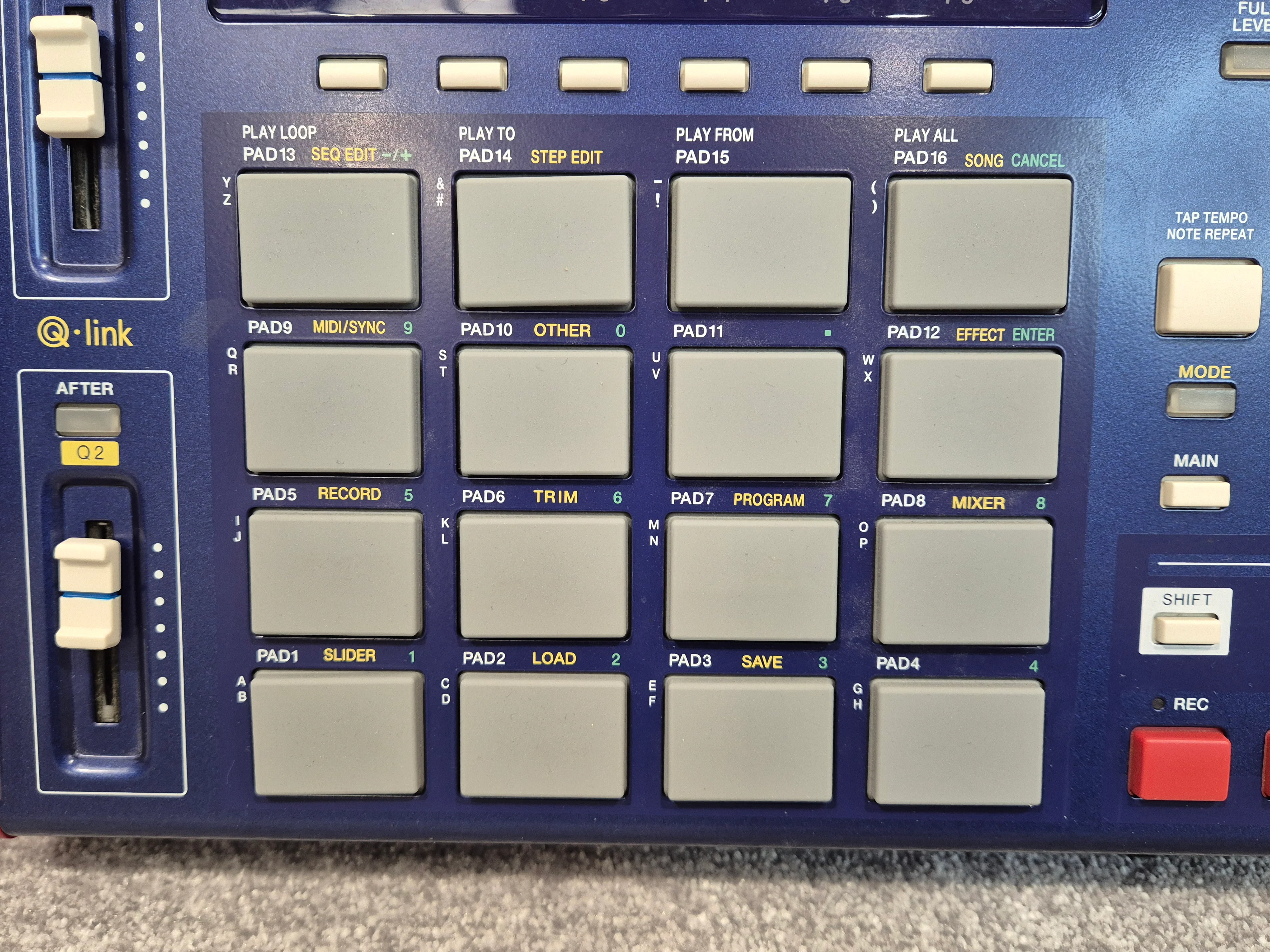 Akai Professional MPC 1000 - Digital Drum Machine and Sampler w/ Original Box - Image 3