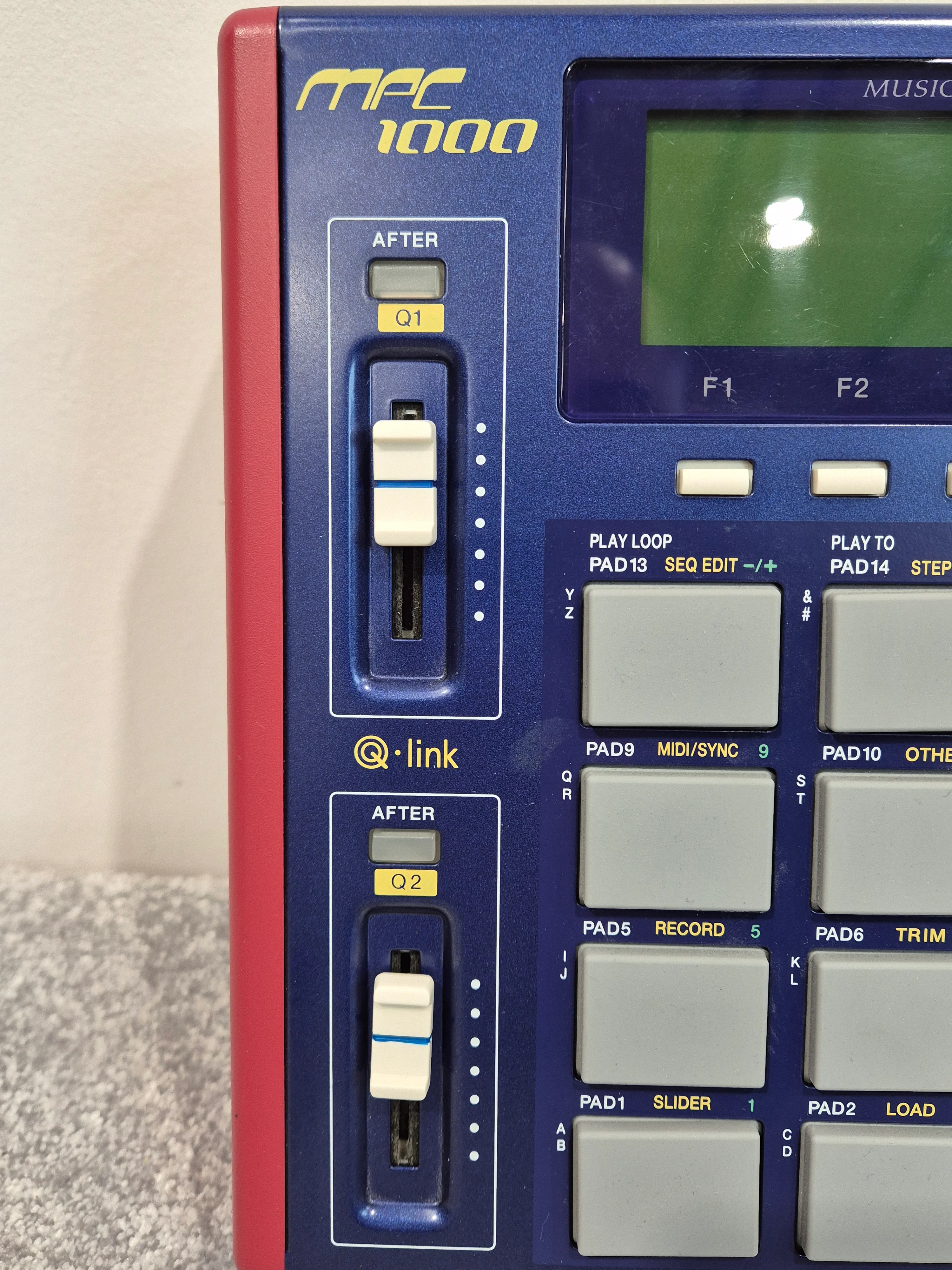 Akai Professional MPC 1000 - Digital Drum Machine and Sampler w/ Original Box - Image 4