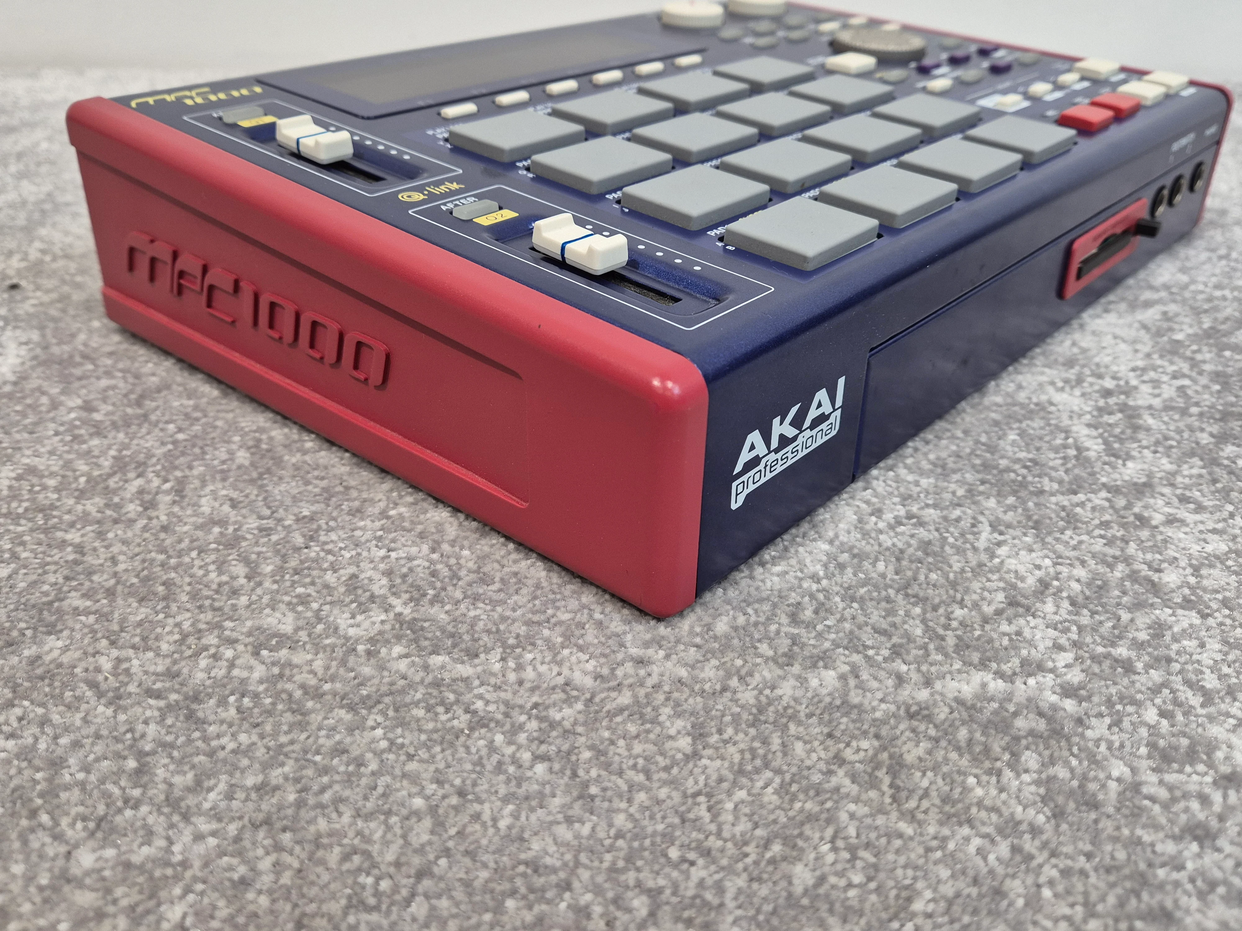 Akai Professional MPC 1000 - Digital Drum Machine and Sampler w/ Original Box - Image 5
