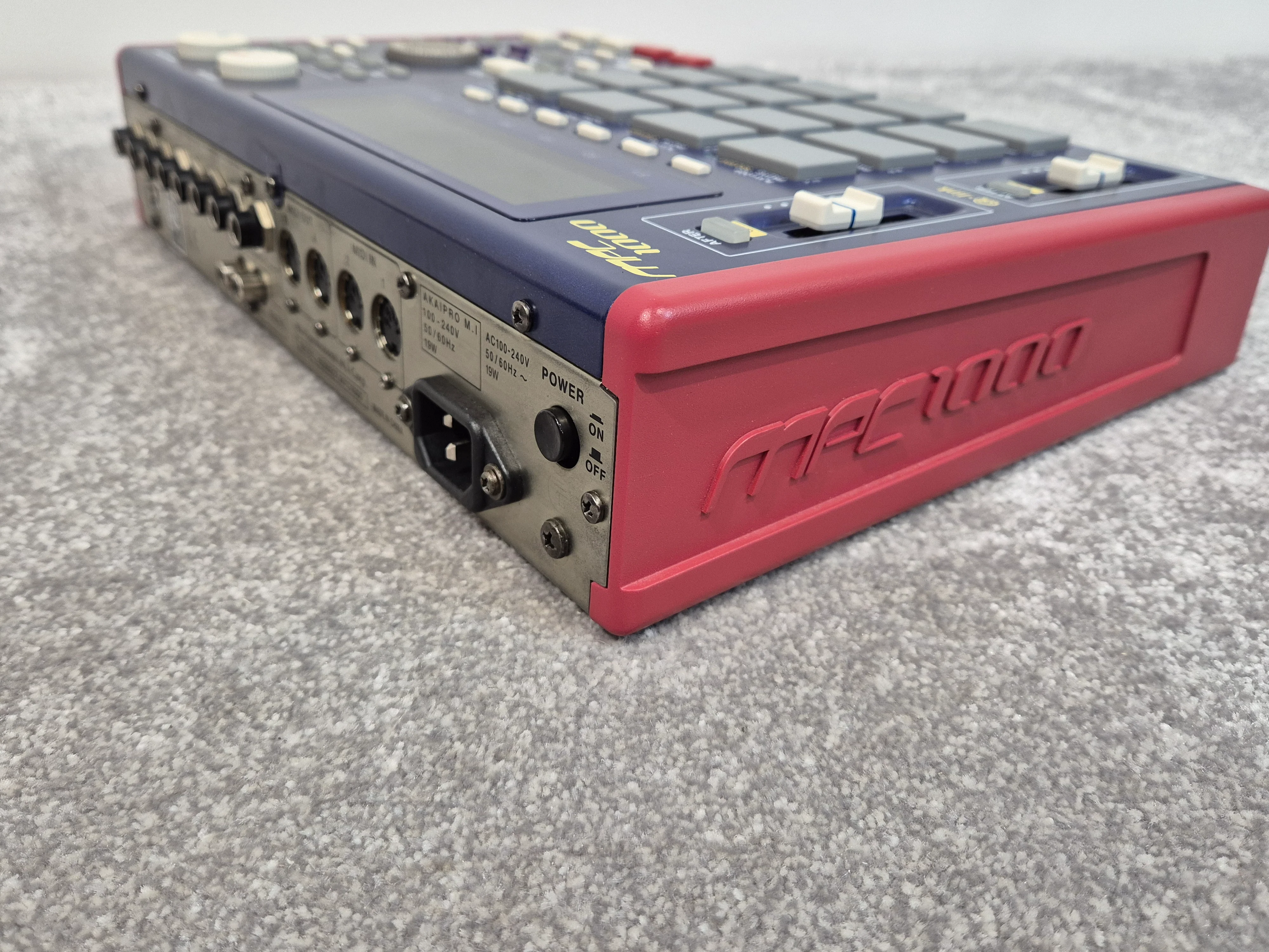 Akai Professional MPC 1000 - Digital Drum Machine and Sampler w/ Original Box - Image 6