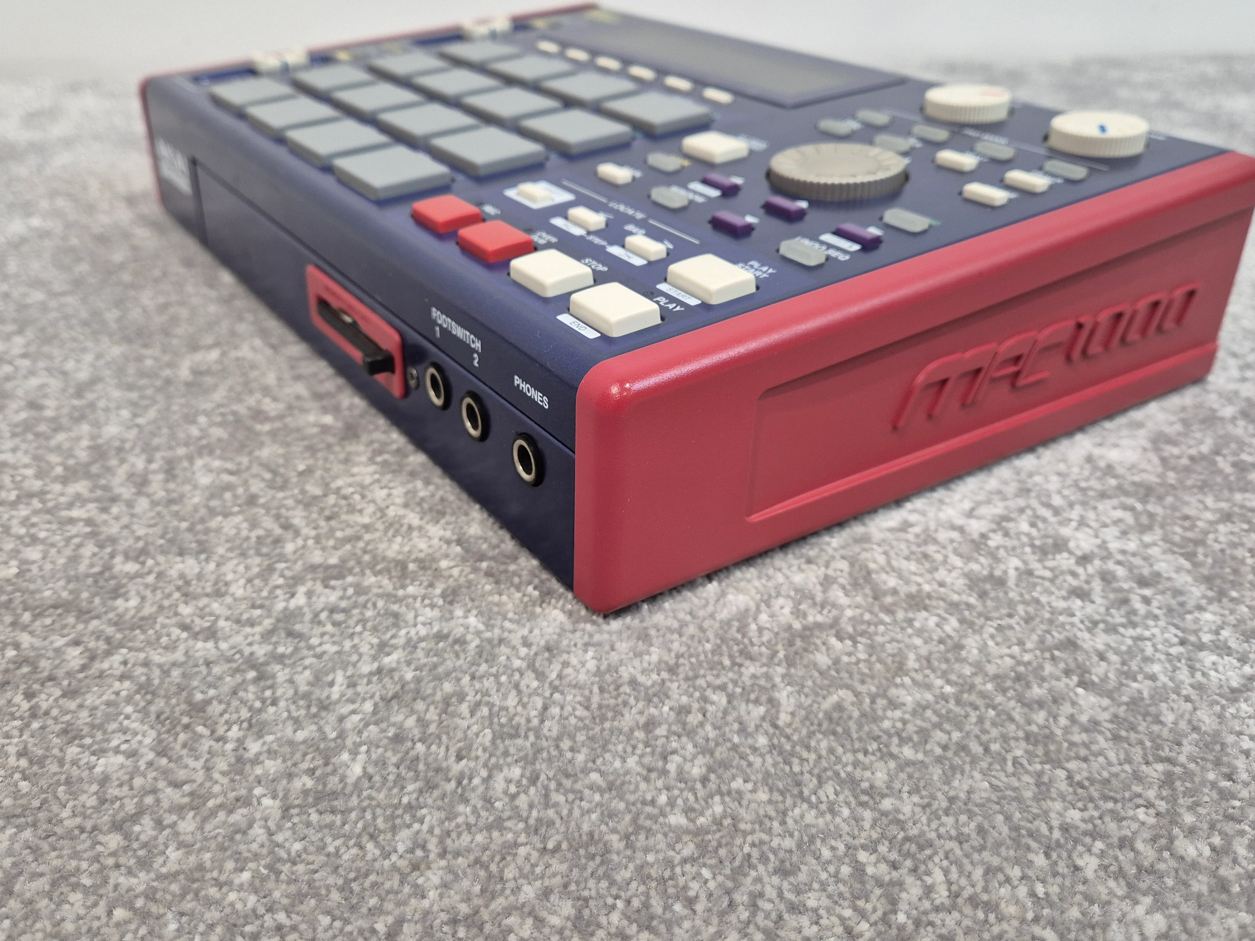 Akai Professional MPC 1000 - Digital Drum Machine and Sampler w/ Original Box - Image 8