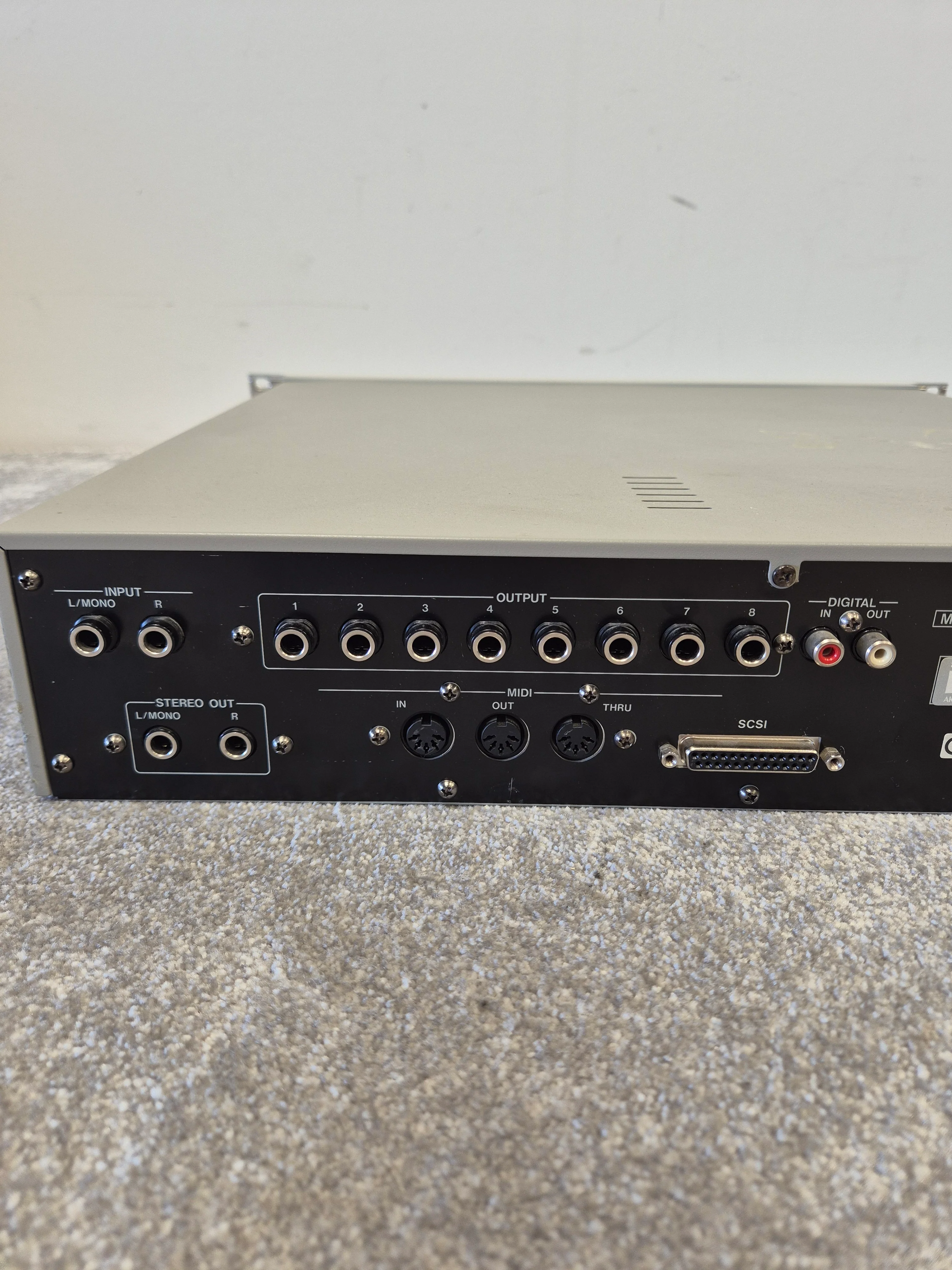 Akai S3000XL - Professional Sampler - Spares or Repair - Image 10