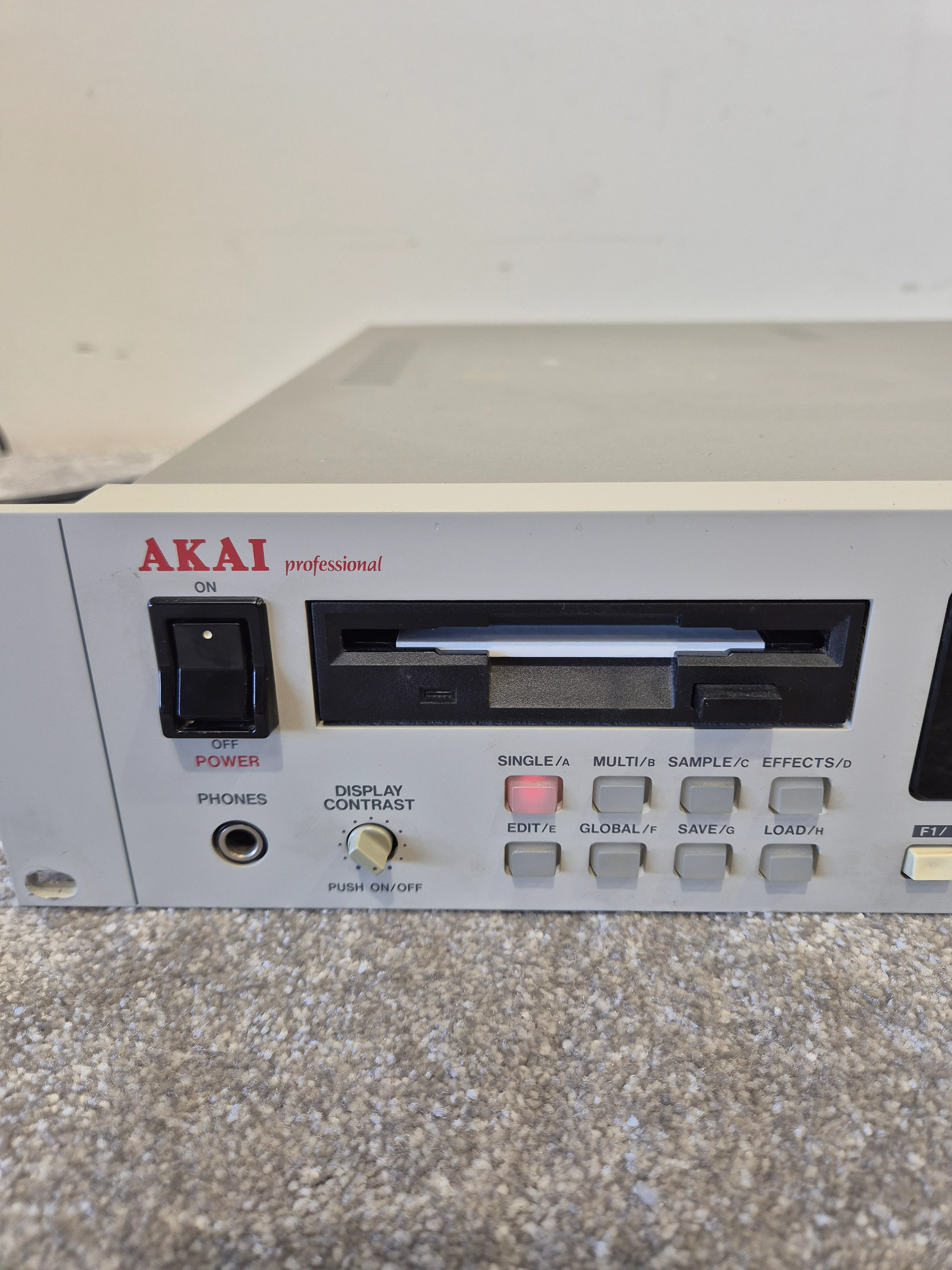 Akai S3000XL - Professional Sampler - Spares or Repair - Image 3
