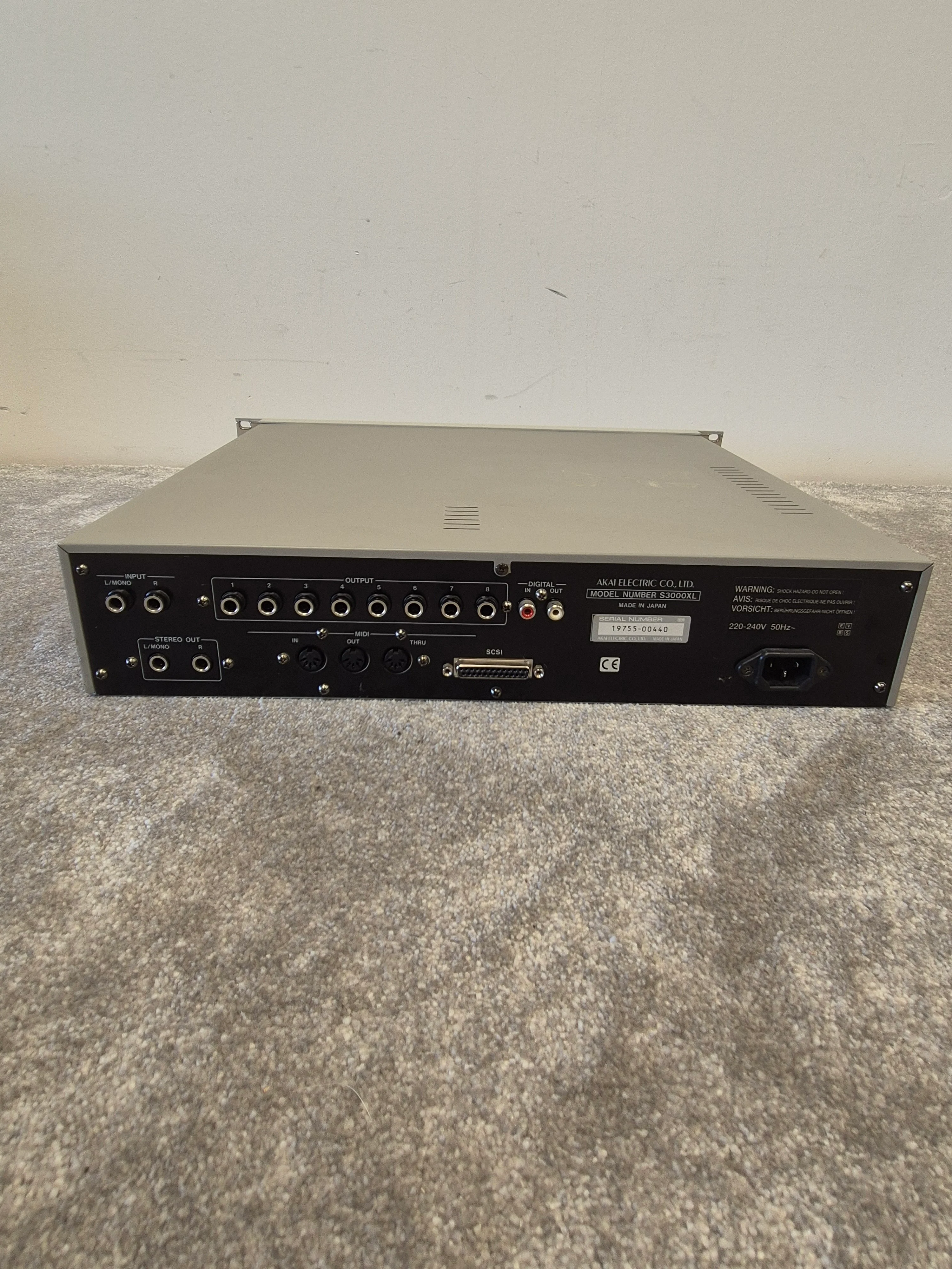 Akai S3000XL - Professional Sampler - Spares or Repair - Image 8