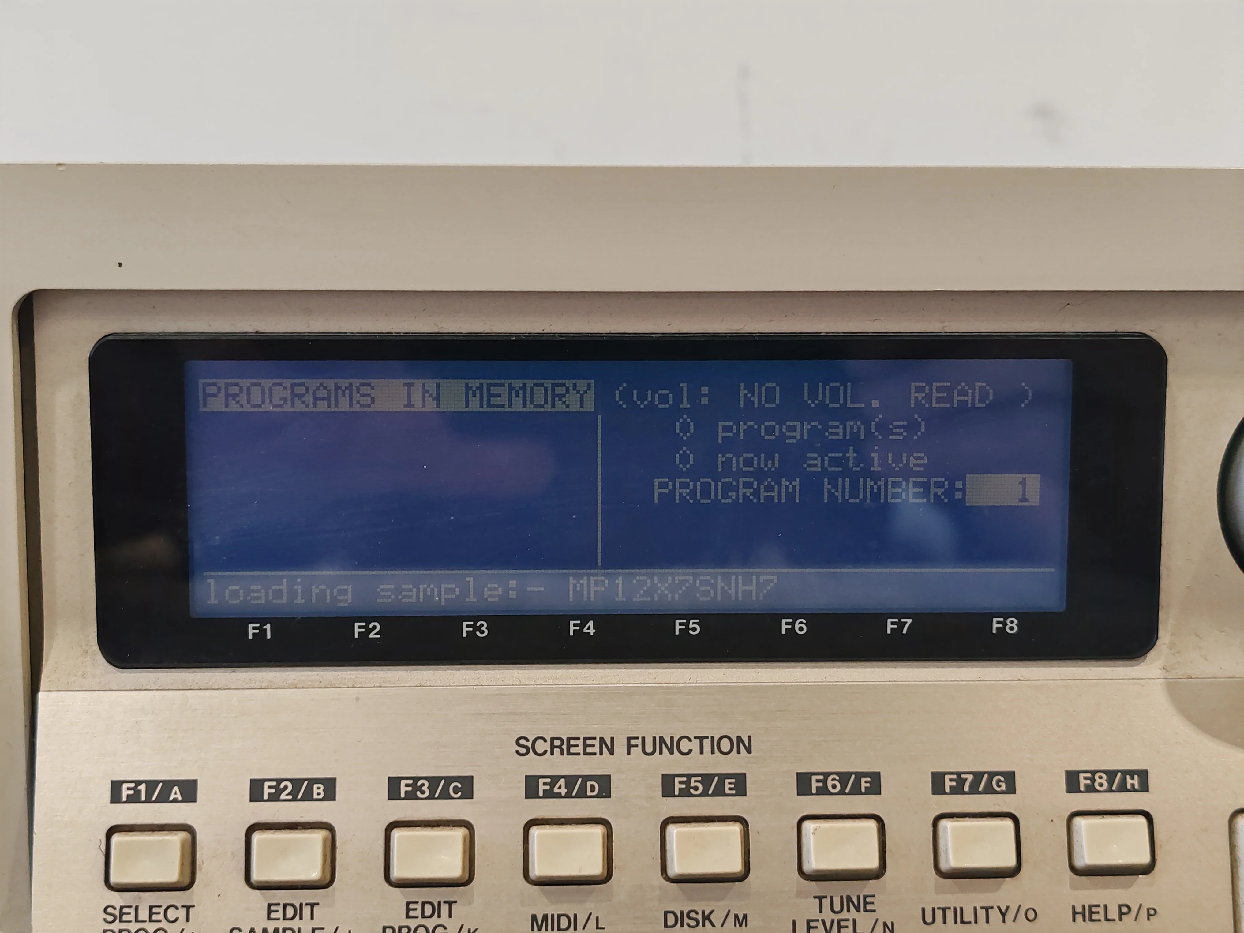 Akai S3200 Sampler - 16-bit/44.1kHz Sampling - Fair (Read Description) - Image 2