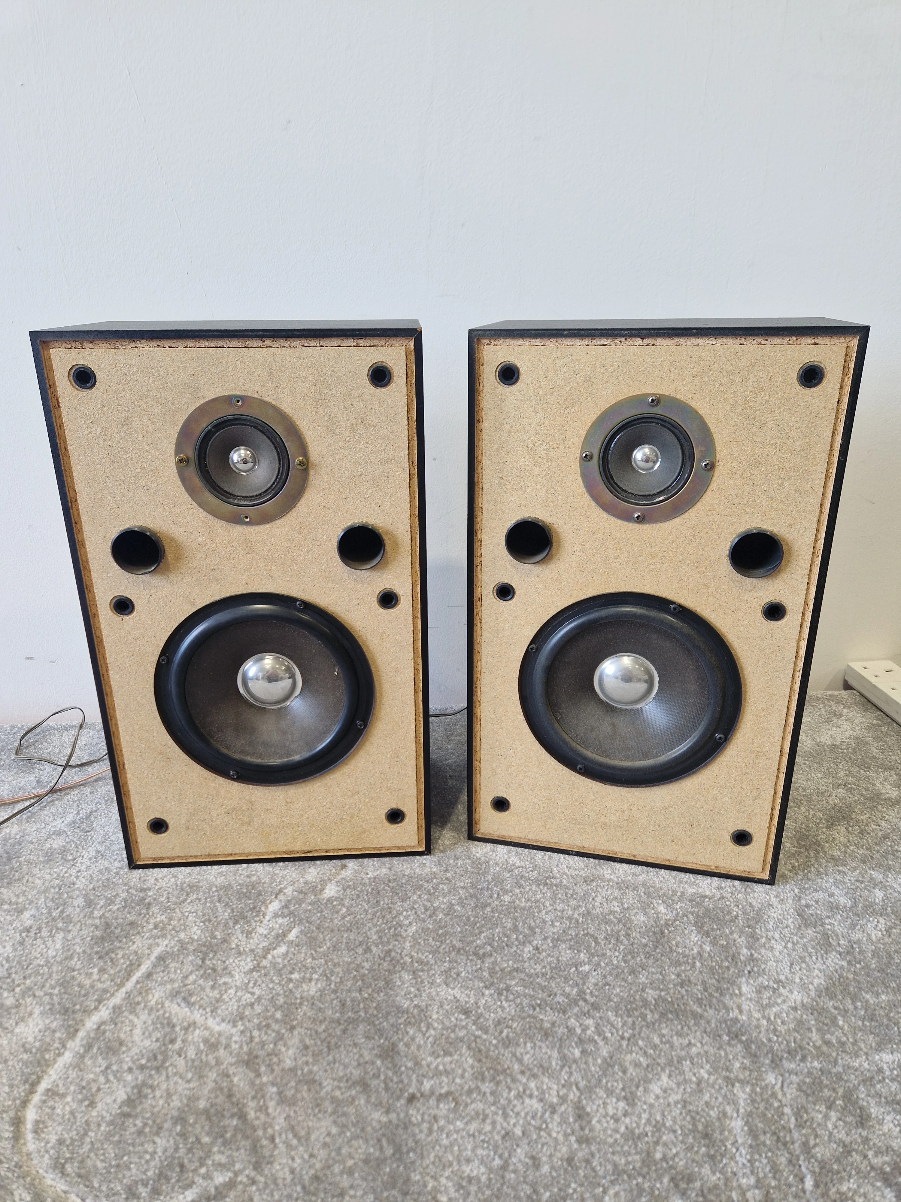 Akai SR-UM512 2-Way Speakers - Pair Black - Good - Image 2