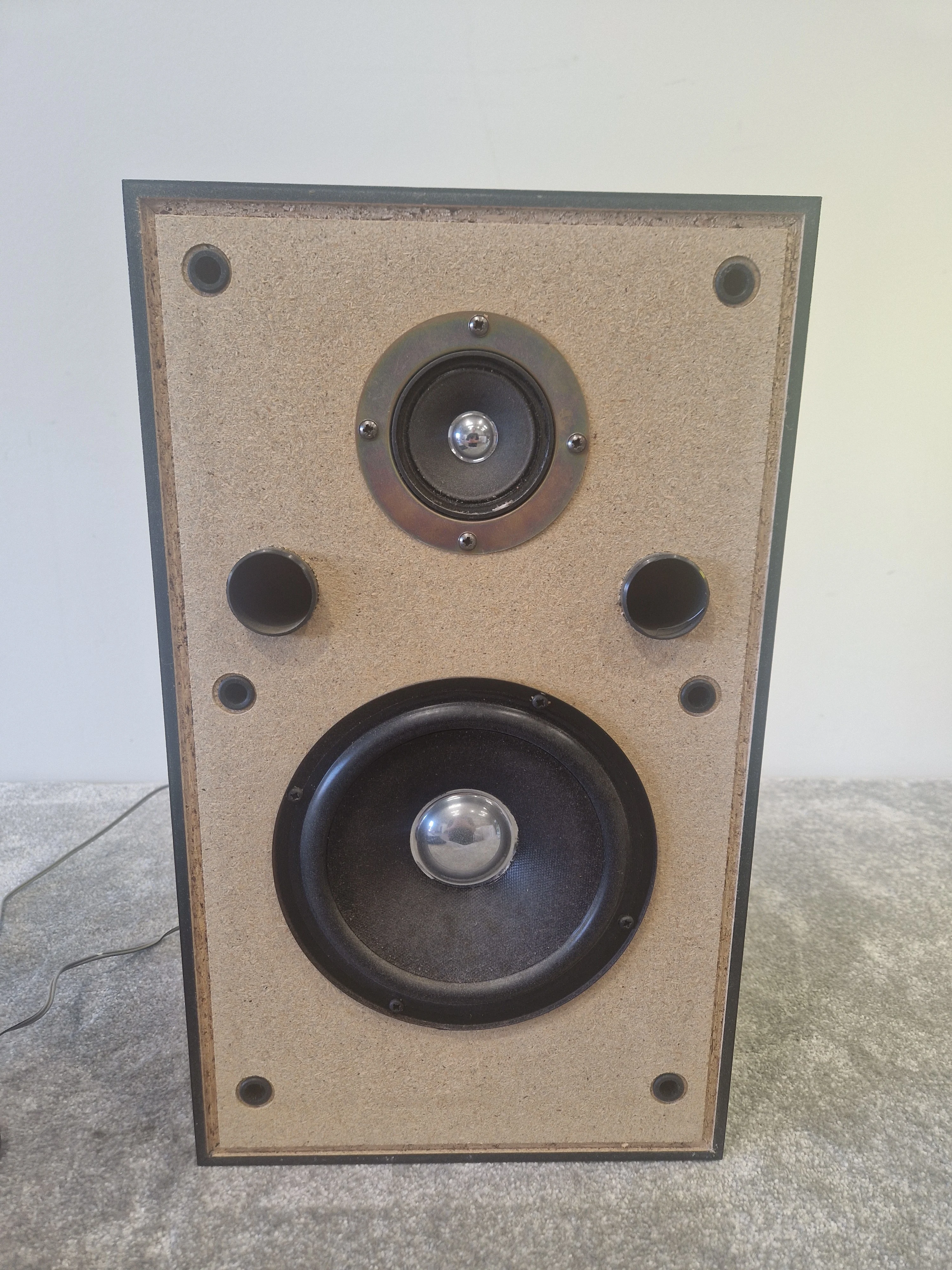 Akai SR-UM512 2-Way Speakers - Pair Black - Good - Image 4