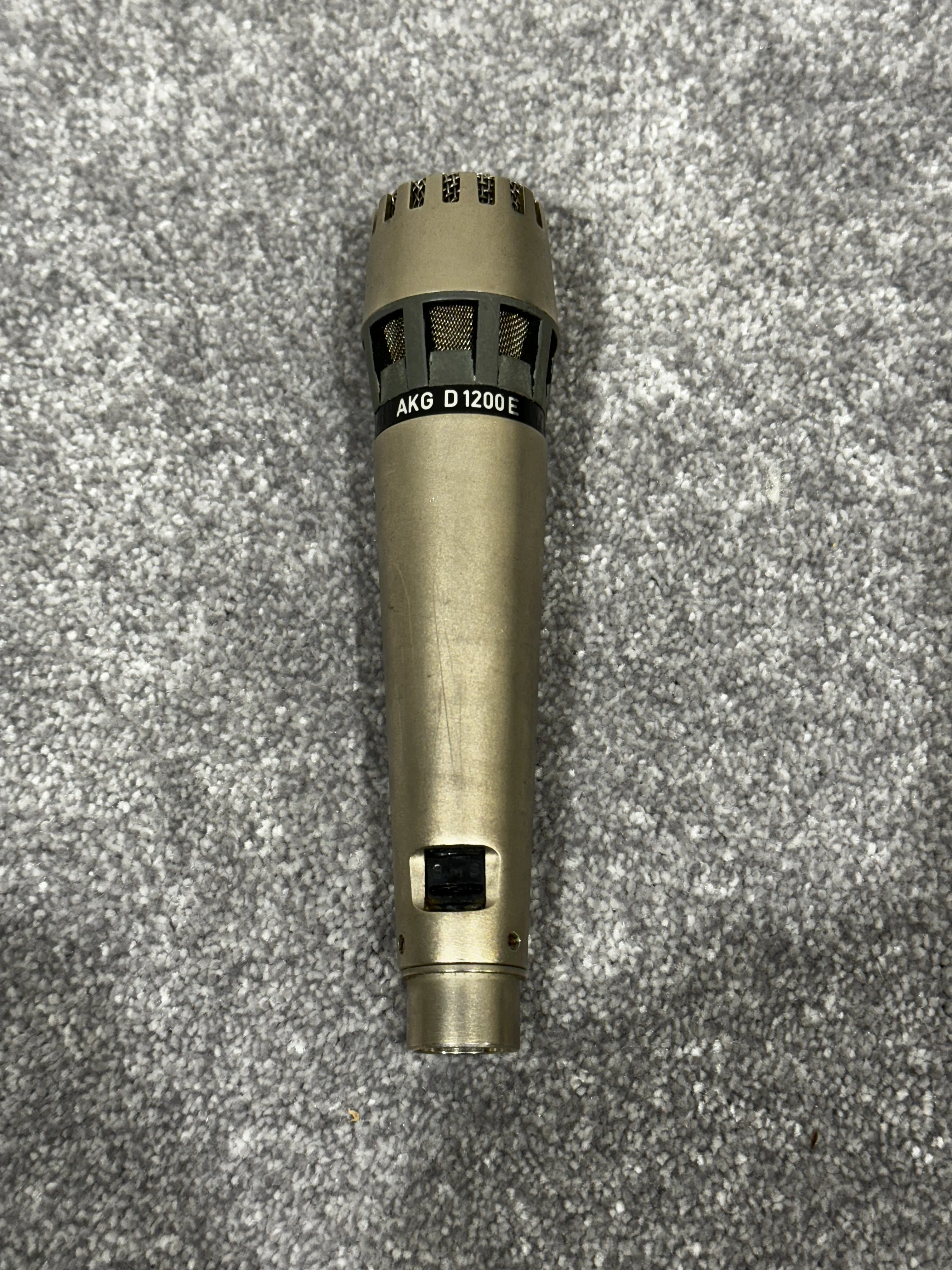 AKG D1200E Dynamic Microphone - Image 2