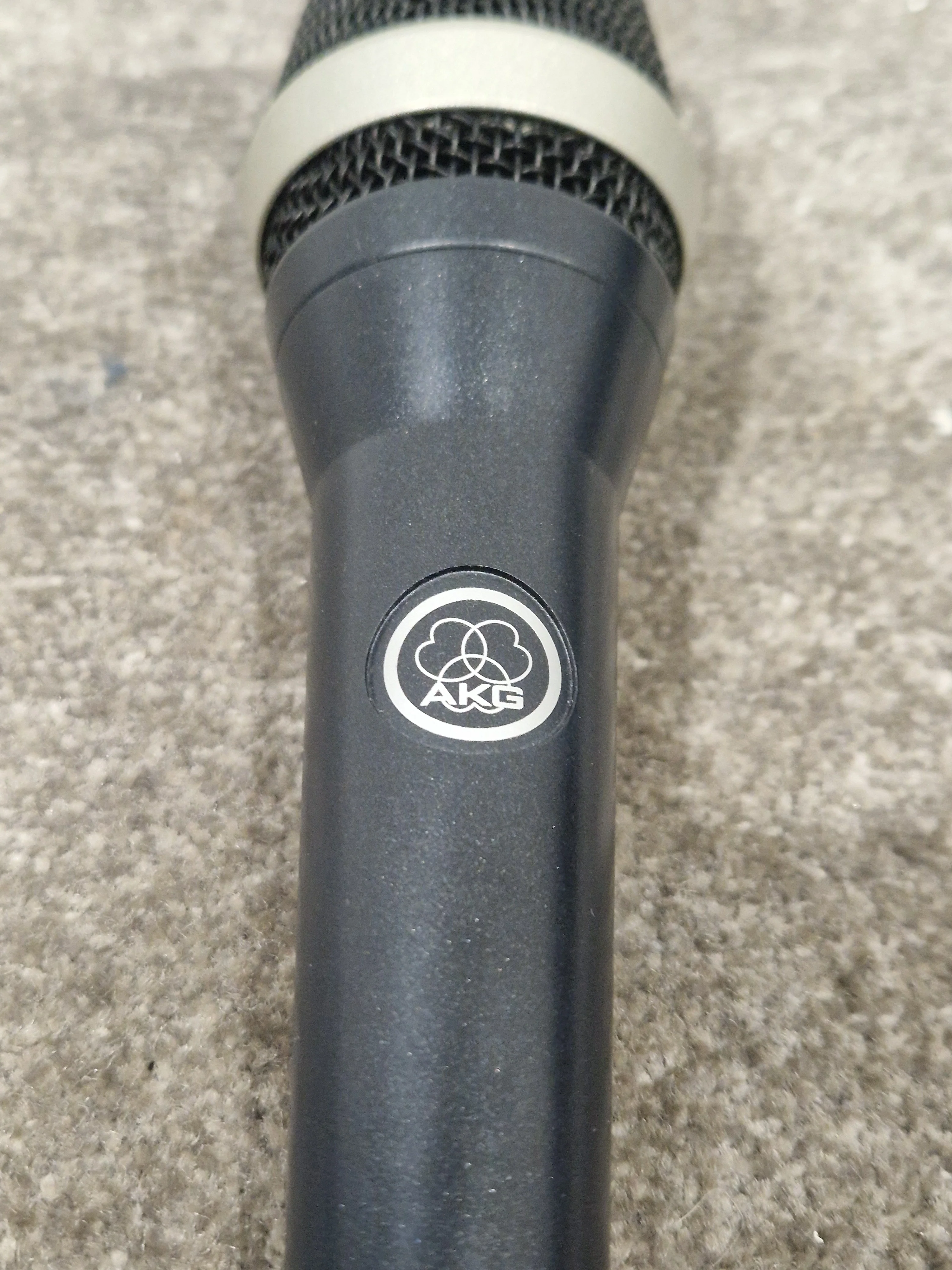 AKG D5 Dynamic Mic - Supercardioid Vocal Performance - Excellent w/ Soft Case & Mic Holder - Image 11