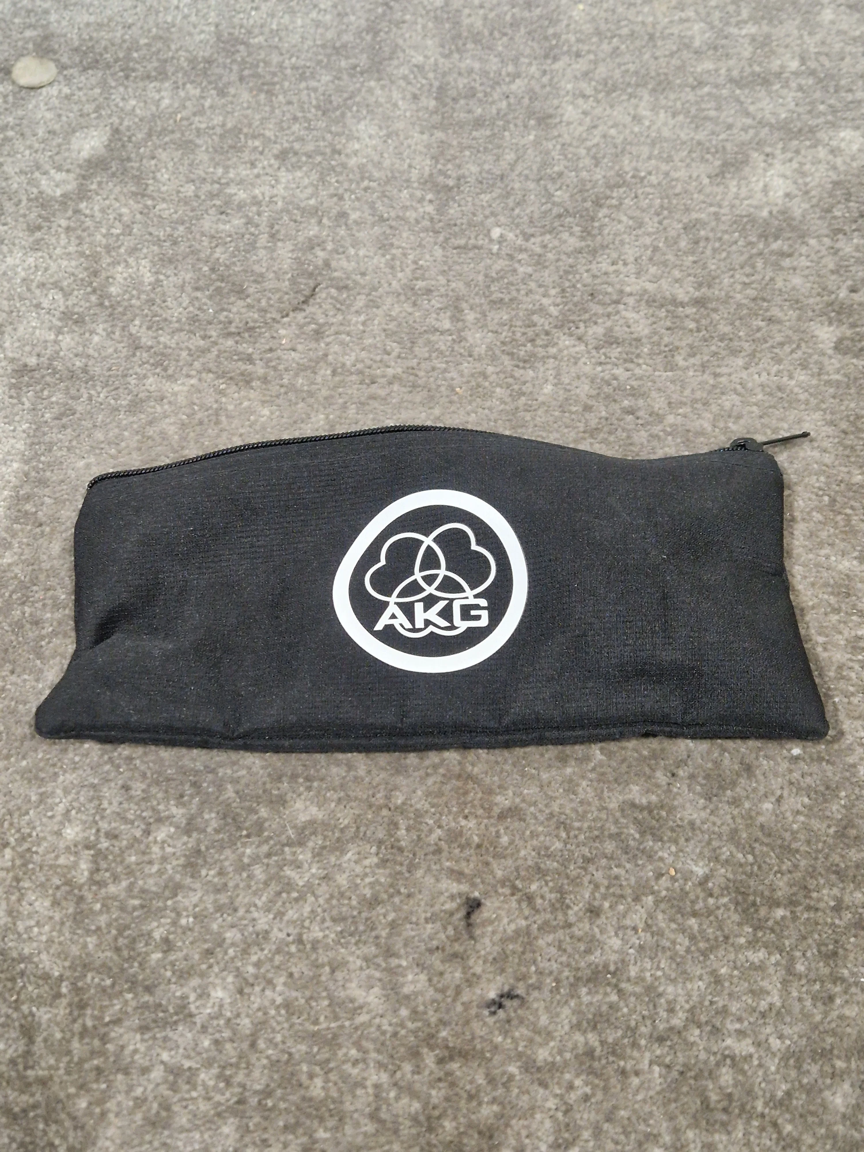 AKG D5 Dynamic Mic - Supercardioid Vocal Performance - Excellent w/ Soft Case & Mic Holder - Image 6