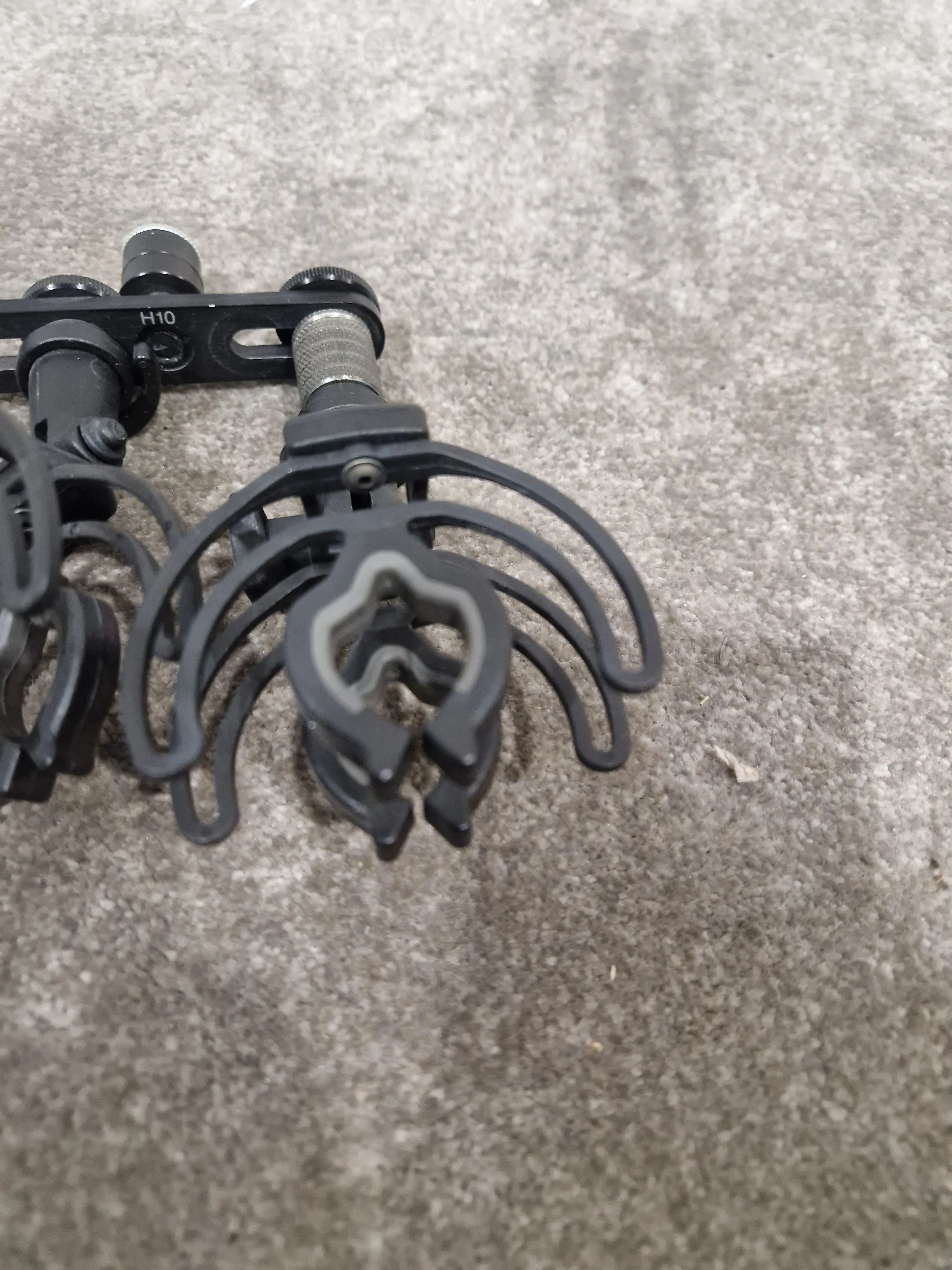 AKG H10 Shock Mount Black Microphone - Vibration Isolation - Excellent - Image 3