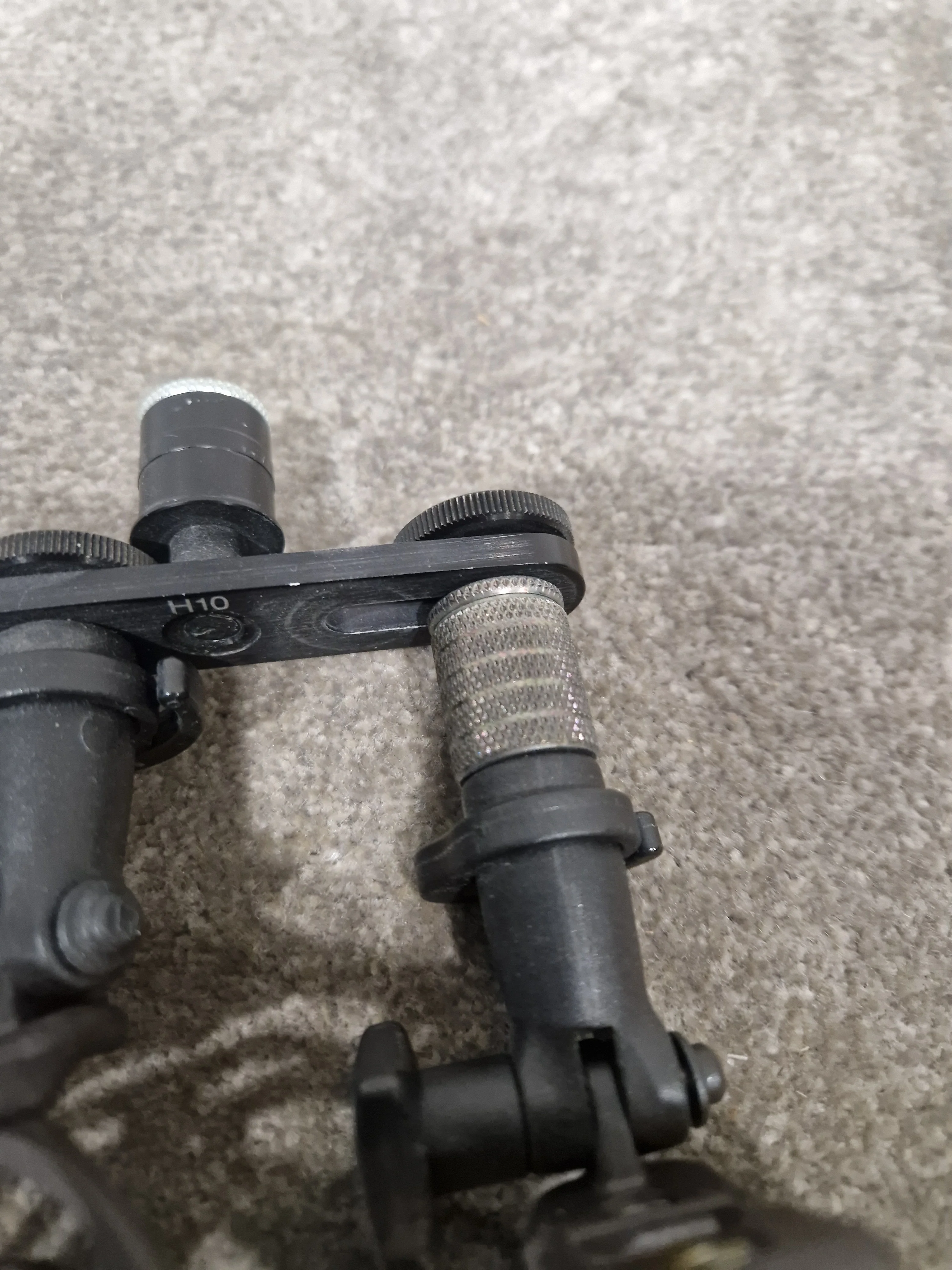 AKG H10 Shock Mount Black Microphone - Vibration Isolation - Excellent - Image 4