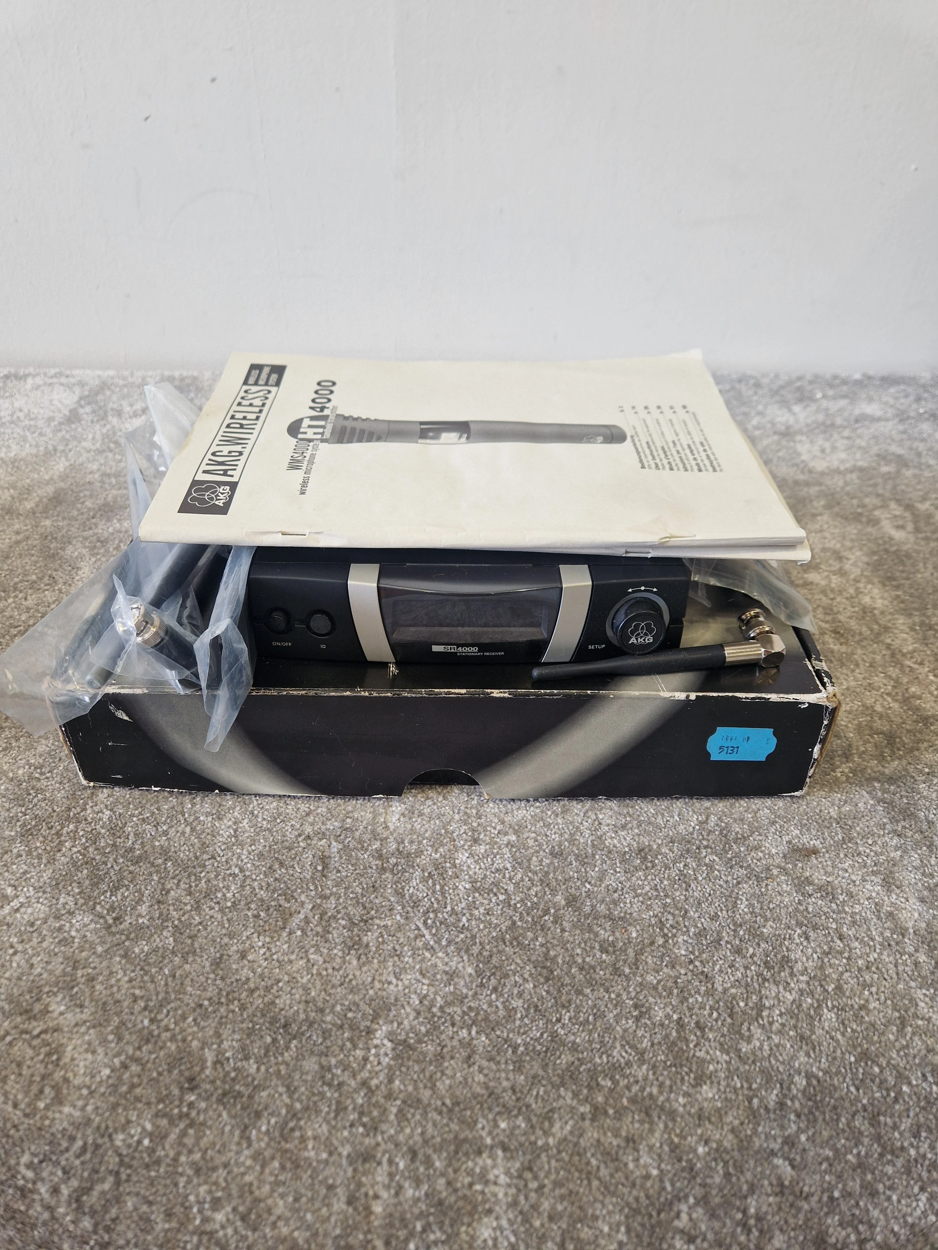 AKG SR 4000 Wireless Receiver – WMS 400 Series UHF Diversity System 835-865MHz - Very Good w/ original box - Image 2