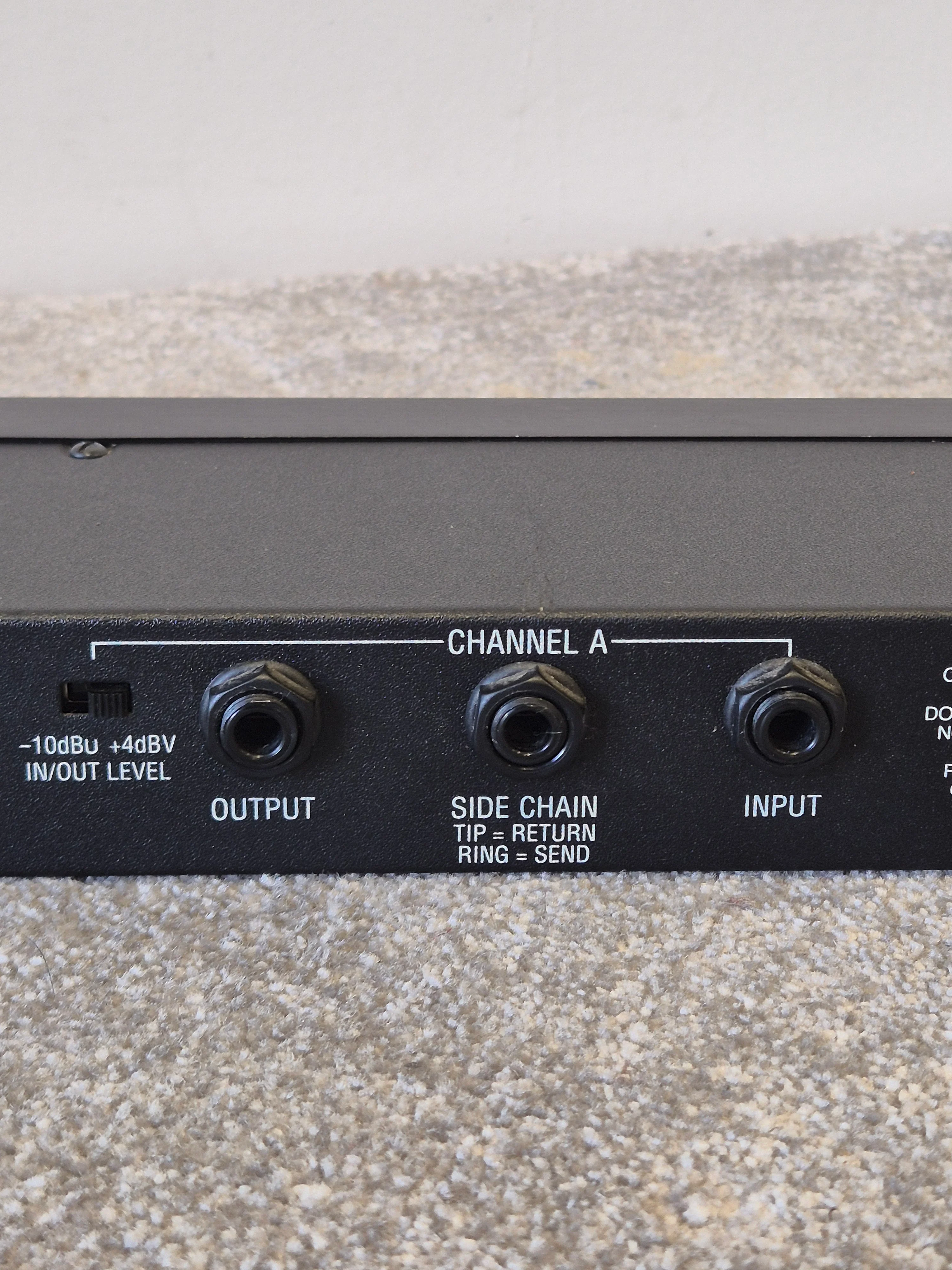 Alesis 3630 Compressor - Dual-Channel Compressor/Limiter w/ Original Box - Image 11