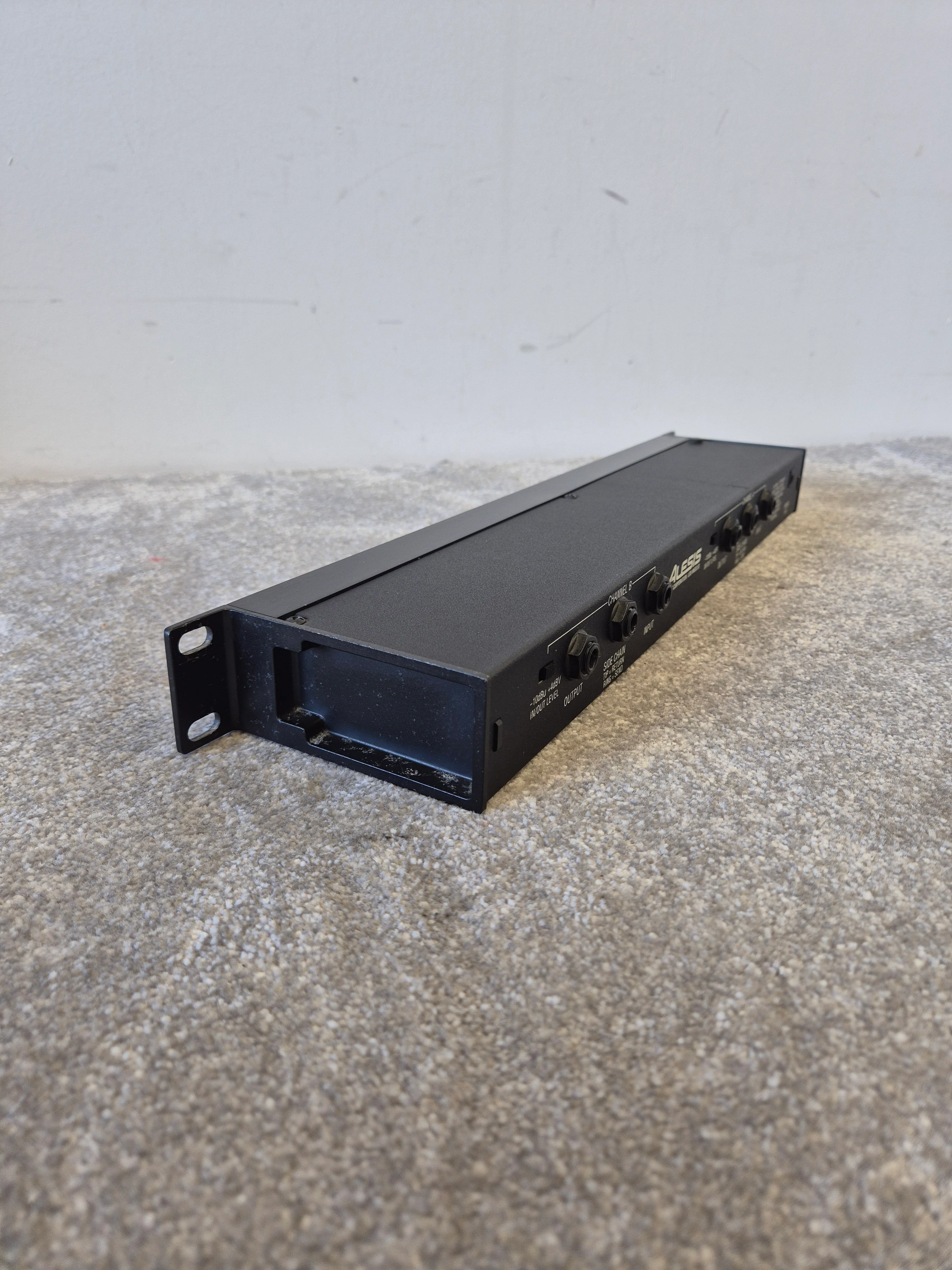 Alesis 3630 Compressor - Dual-Channel Compressor/Limiter w/ Original Box - Image 12