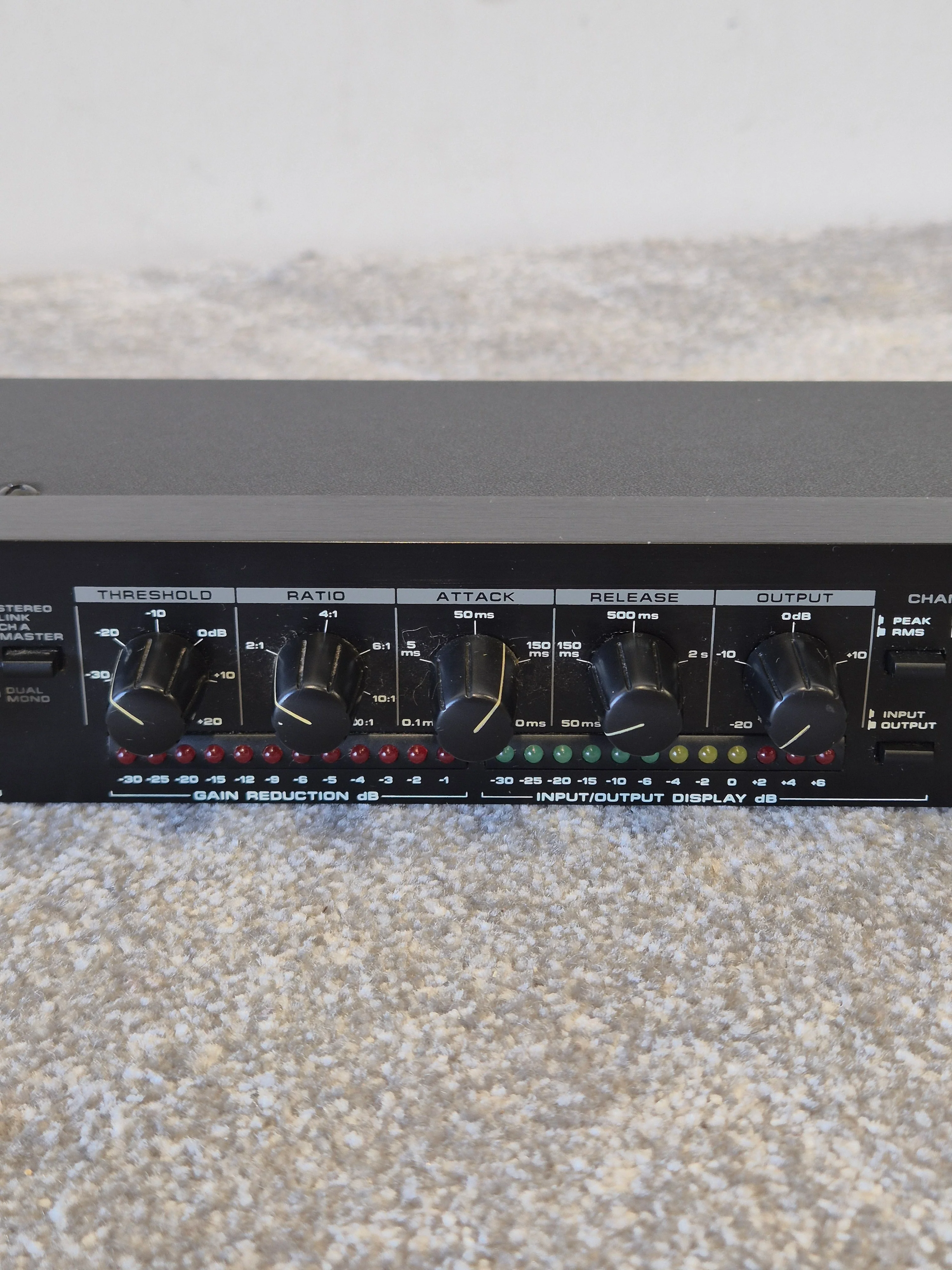 Alesis 3630 Compressor - Dual-Channel Compressor/Limiter w/ Original Box - Image 4