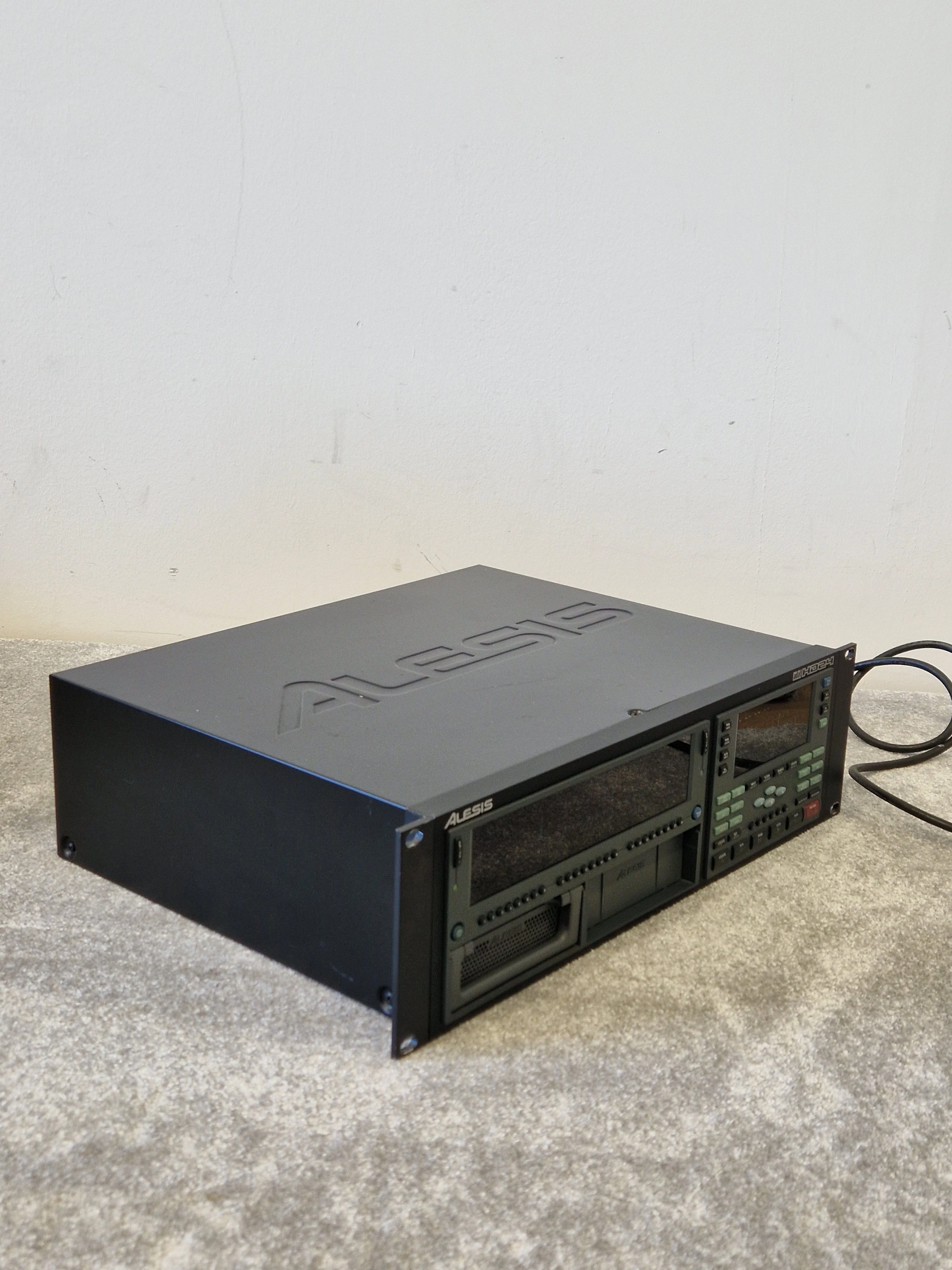 Alesis ADAT HD24 24-Track Hard Disk Recorder – Very Good Condition, High-Resolution Audio, Dual Drive Bays - Image 2