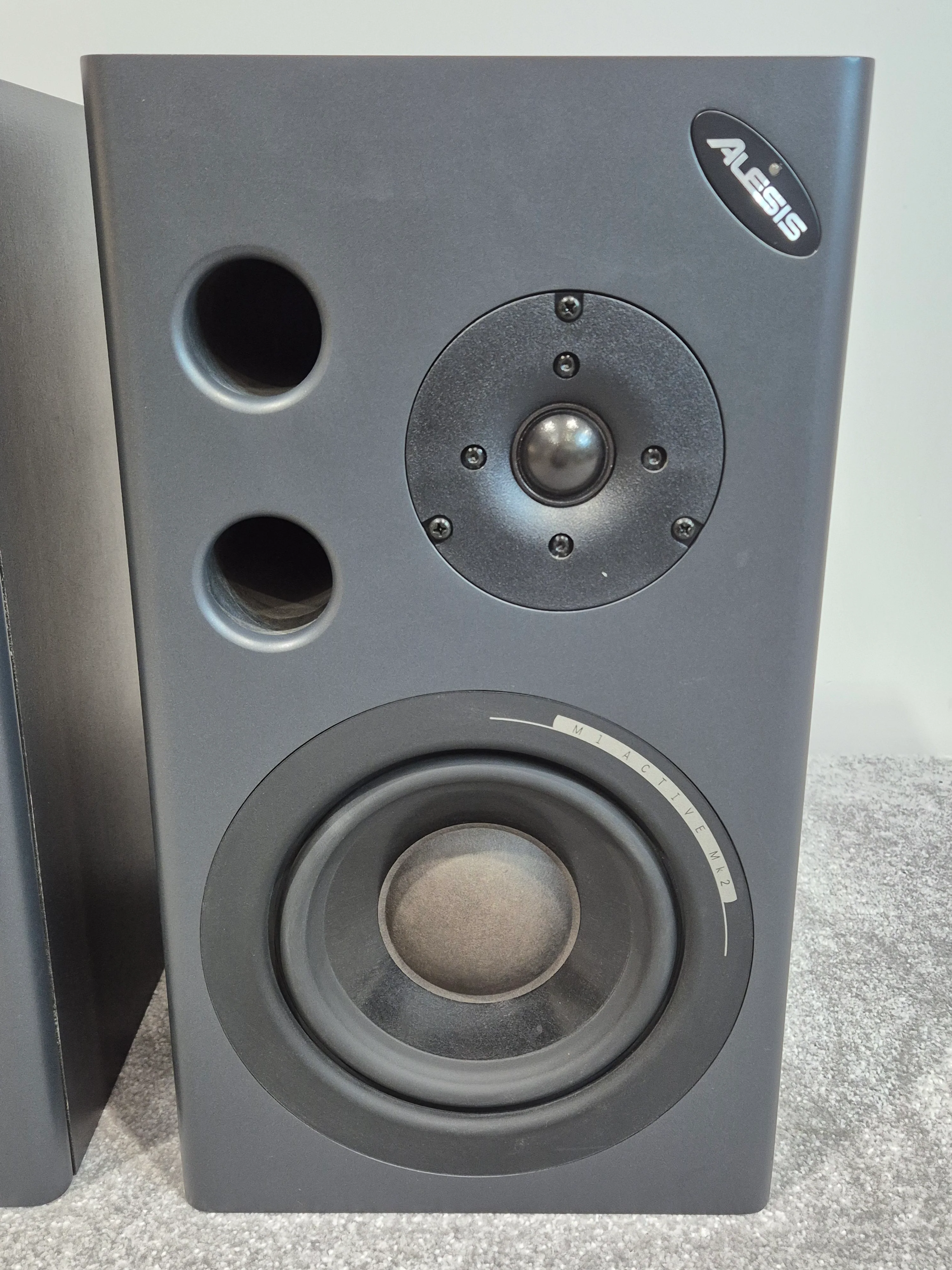 Alesis M1 Active MK2 - Bi-amplified Reference Monitor - Pair - Image 2