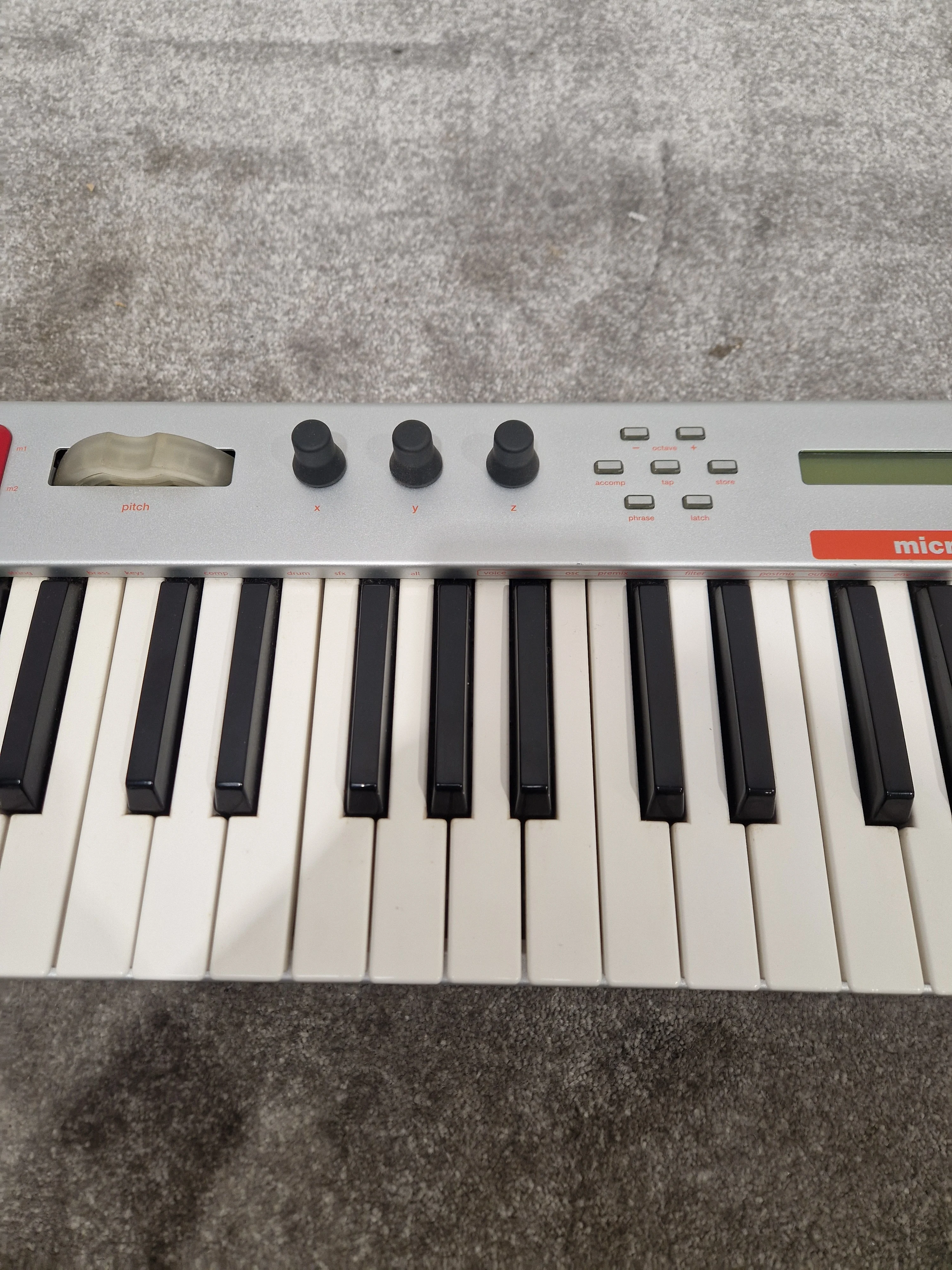 Alesis Micron Keyboard - 37-Key Synthesizer, Compact Design - Fair w/ Power Supply & Manuals - Image 5