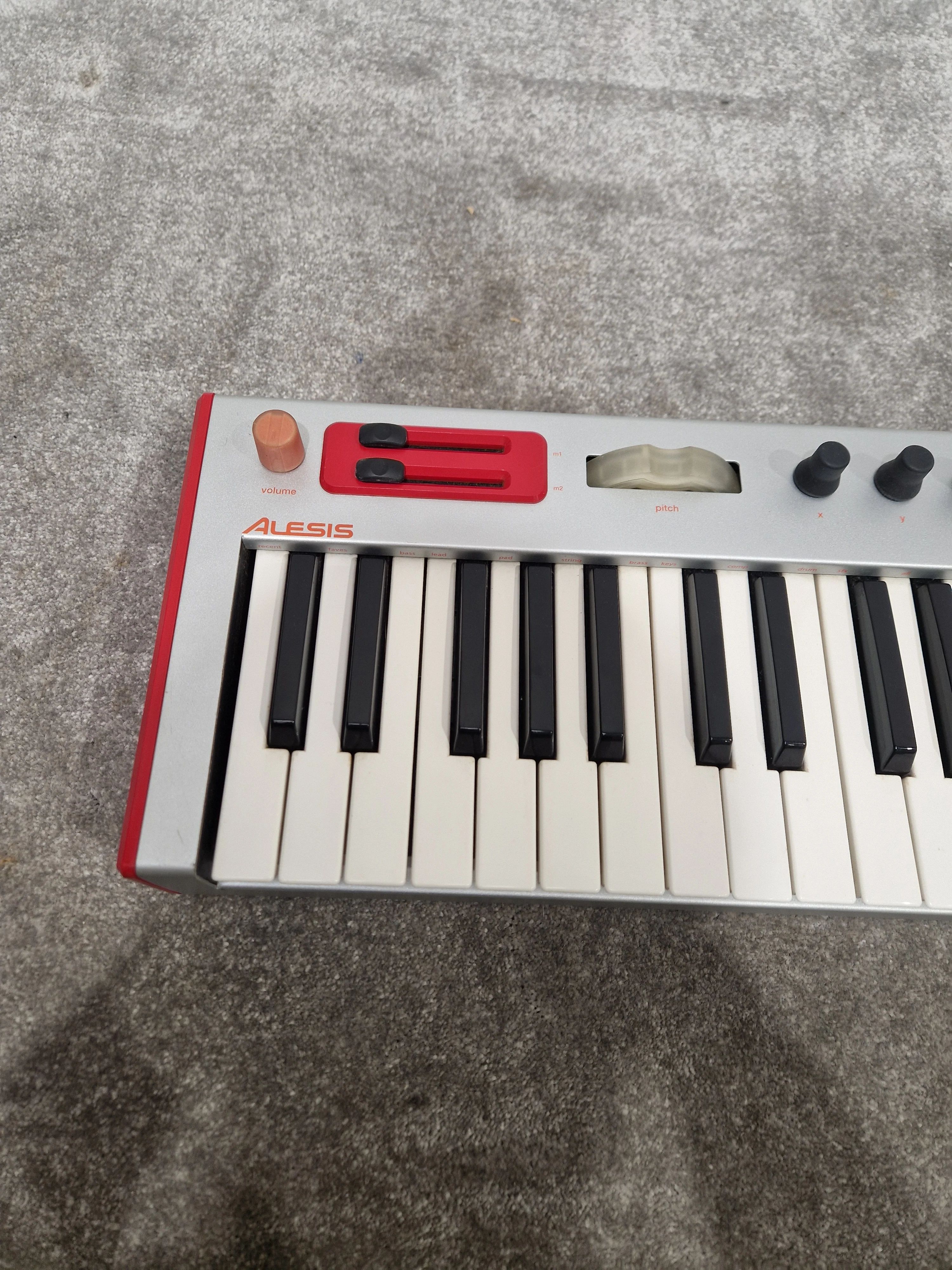 Alesis Micron Keyboard - 37-Key Synthesizer, Compact Design - Fair w/ Power Supply & Manuals - Image 6