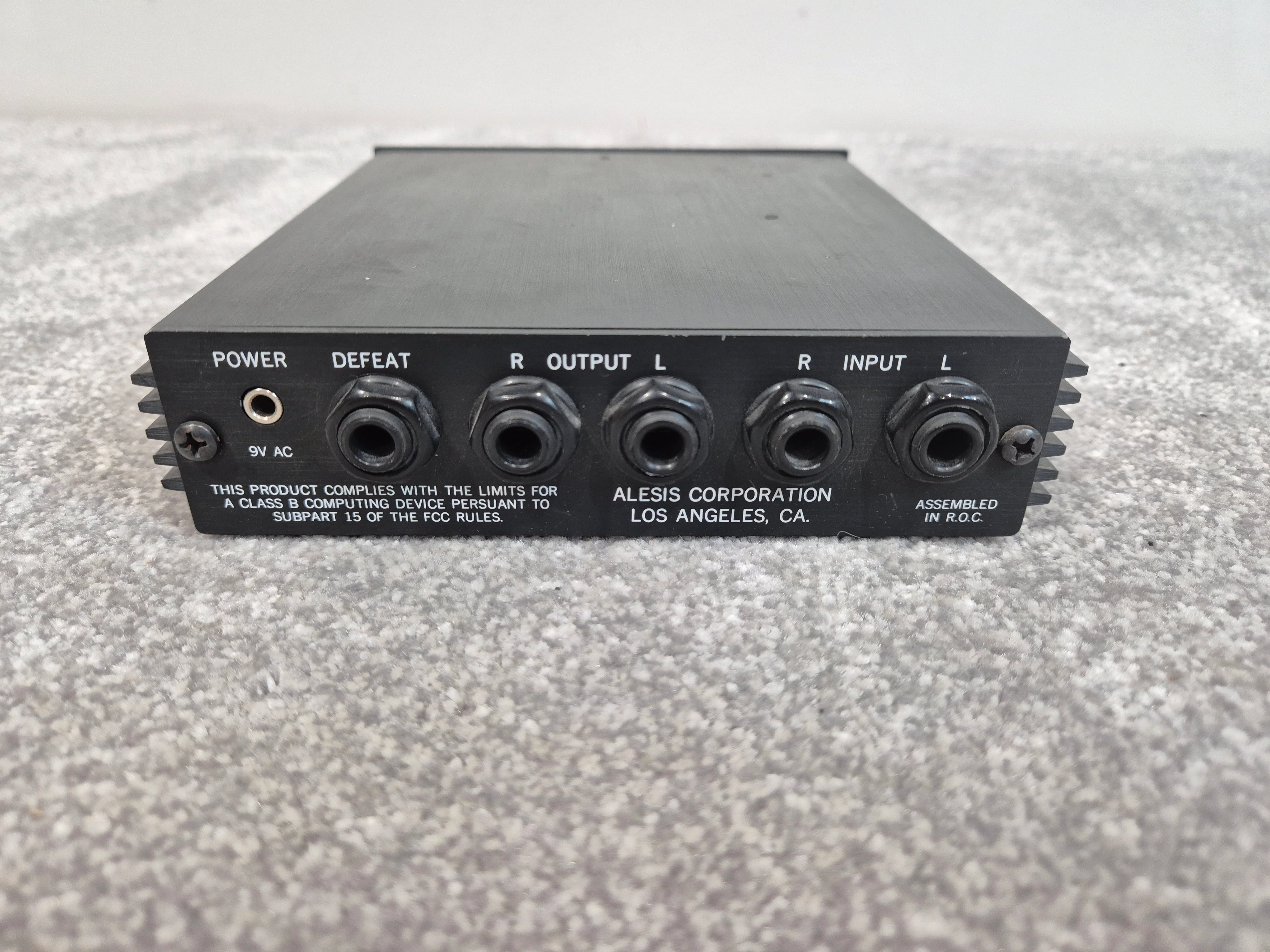 Alesis MicroVerb 2 - Compact Digital Reverb Unit - Image 4
