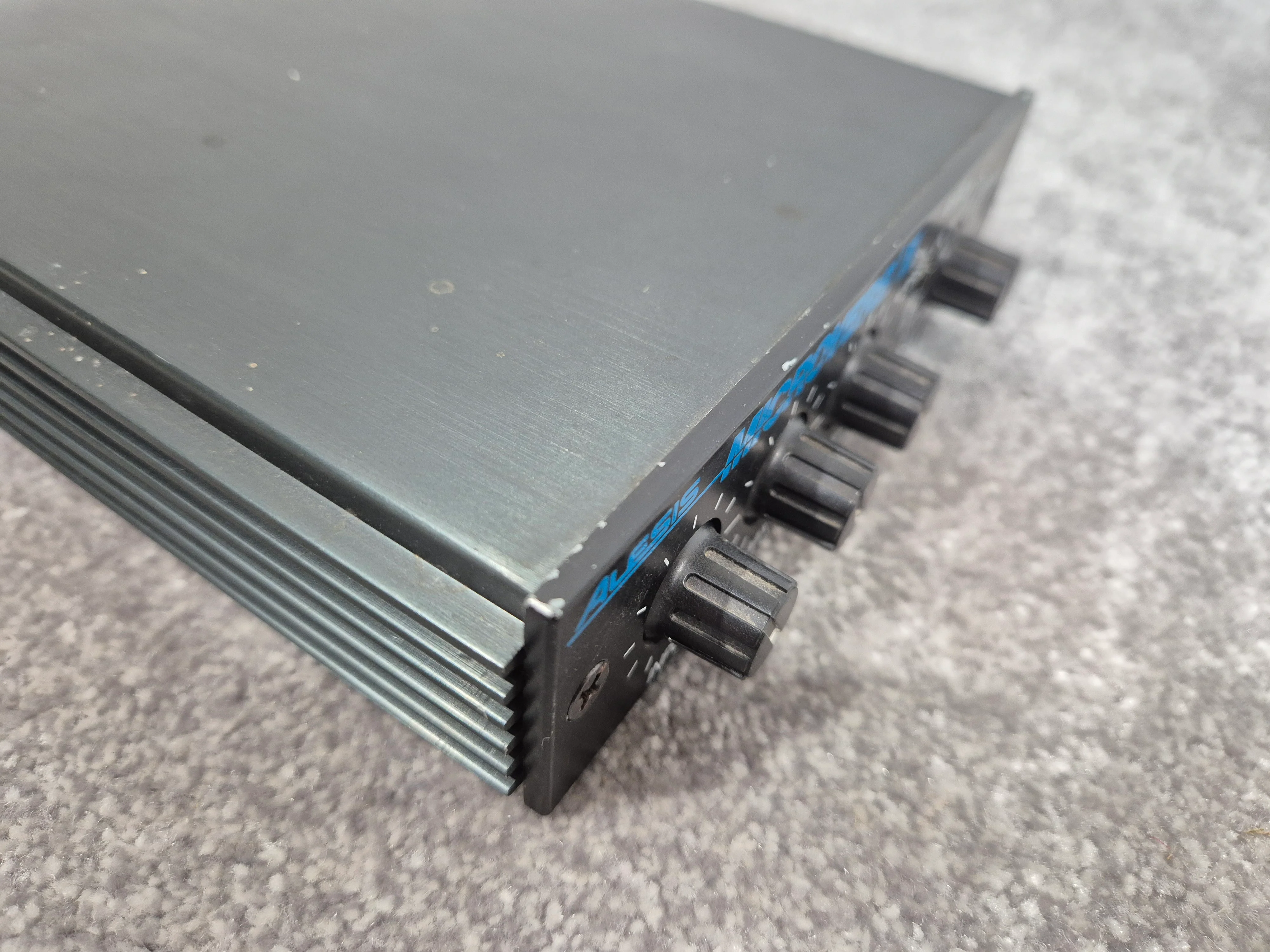 Alesis MicroVerb 2 - Compact Digital Reverb Unit - Image 6