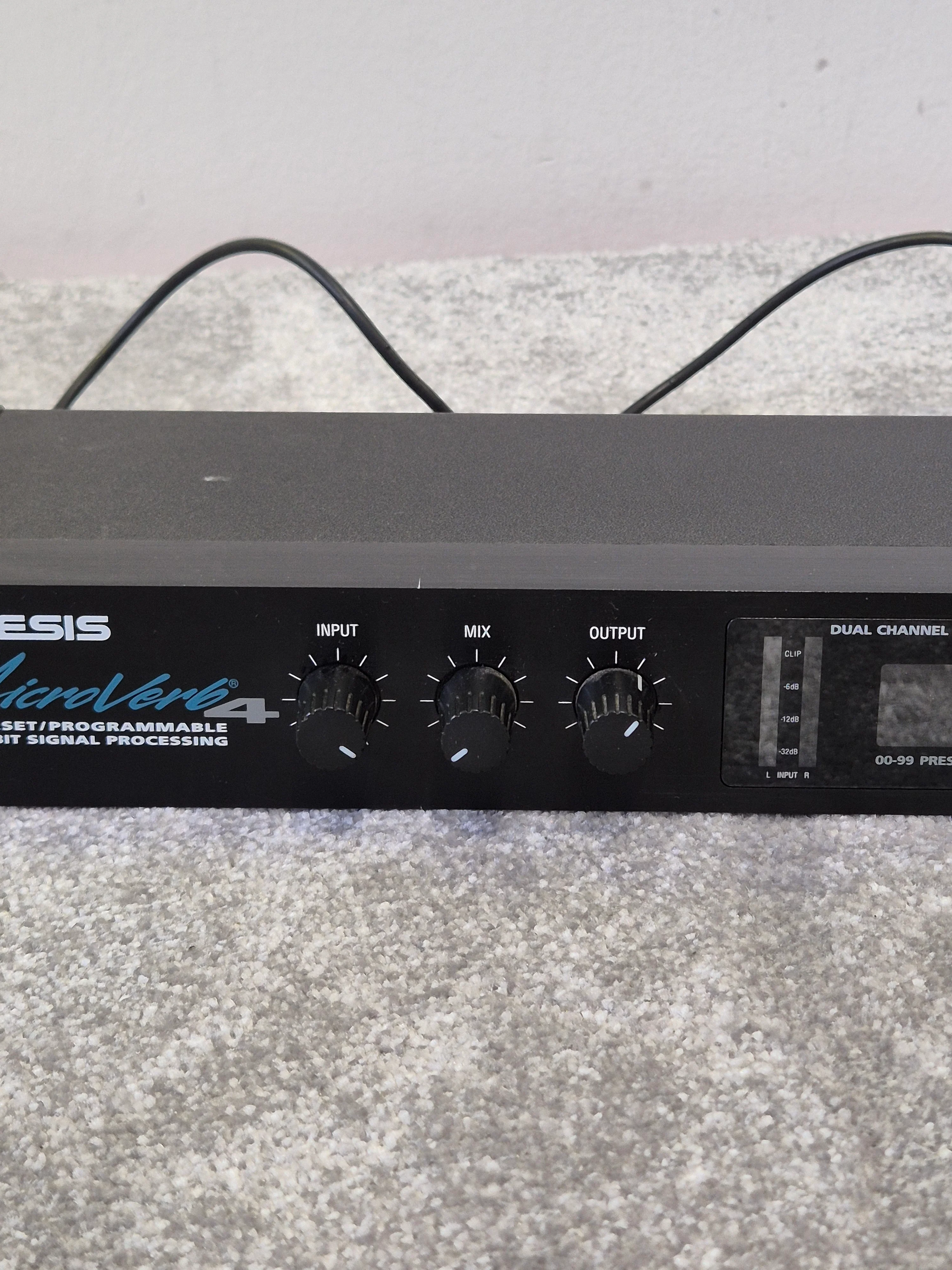 Alesis Microverb 4 - Digital Reverb Processor - Very Good w/ Original box - Image 2