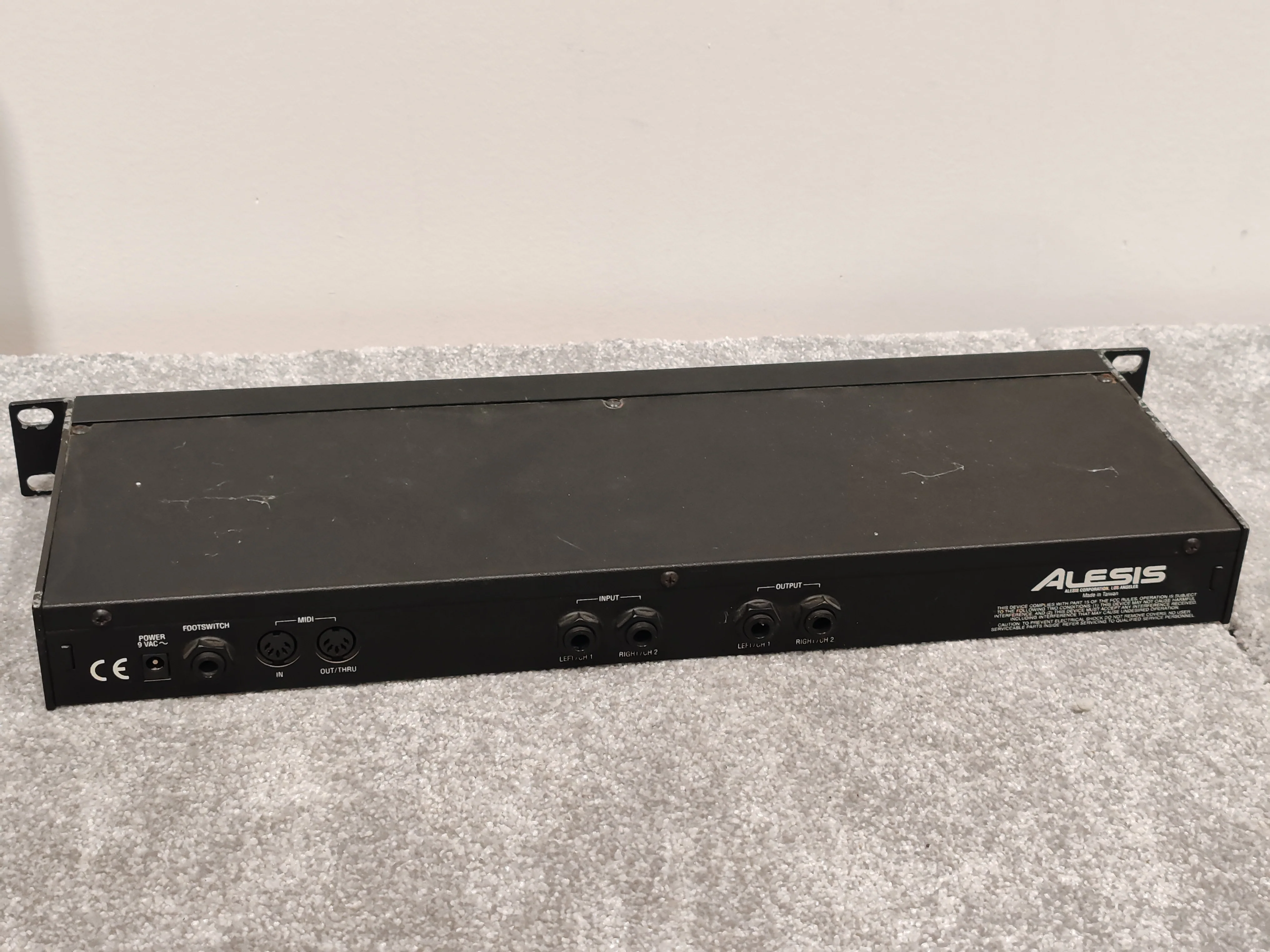 Alesis MidiVerb 4 - Advanced 18 Bit Fully Integrated Signal Processing - Image 10