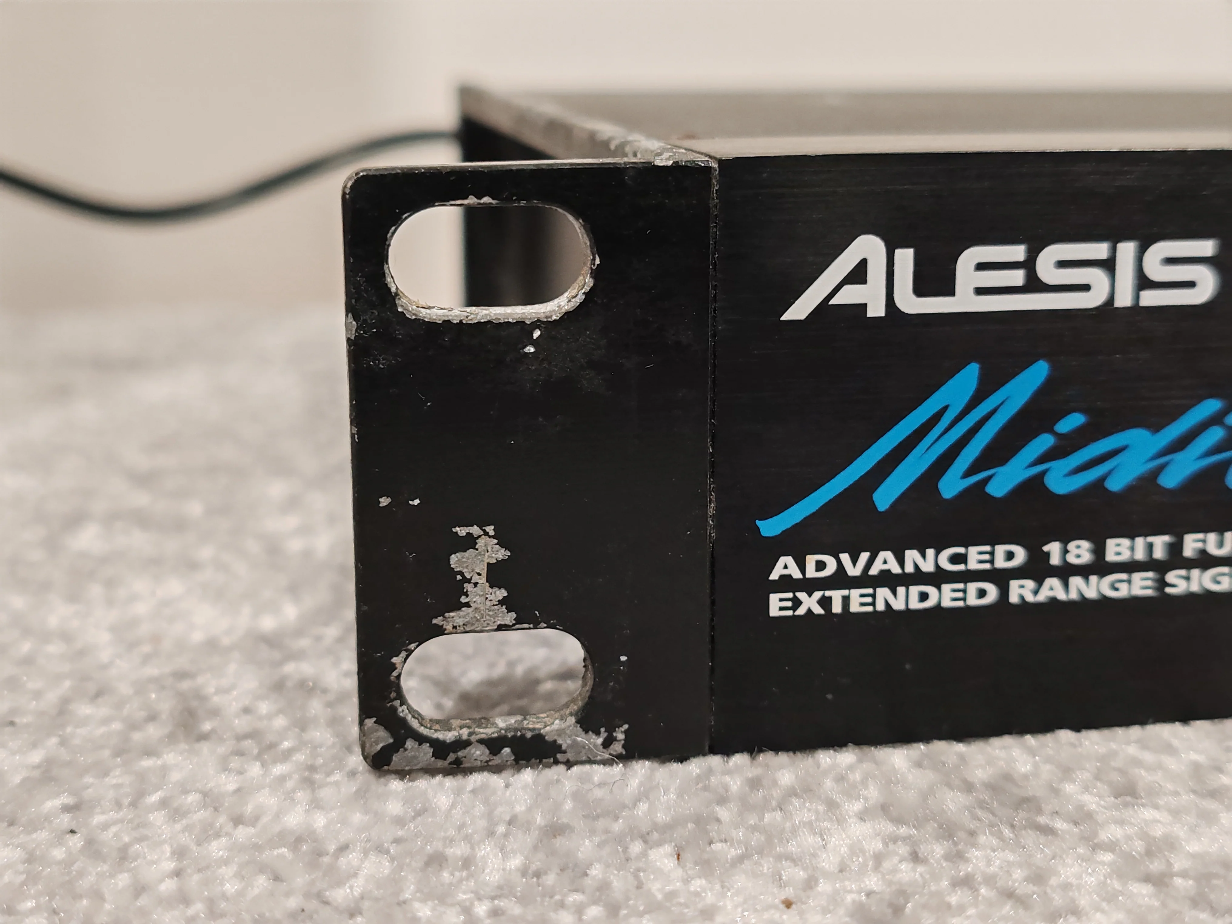 Alesis MidiVerb 4 - Advanced 18 Bit Fully Integrated Signal Processing - Image 5
