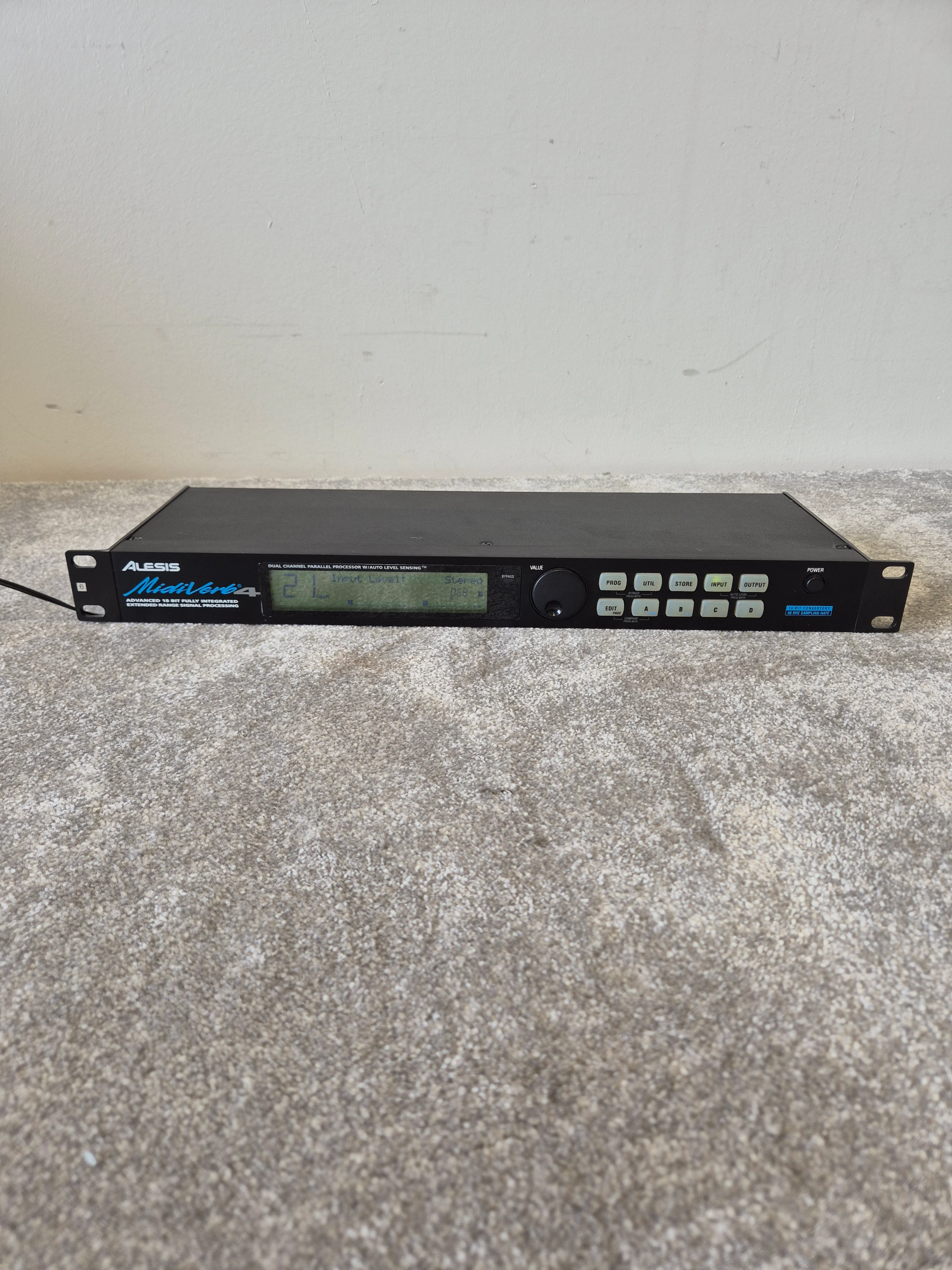 Alesis MidiVerb 4 - Dual-Channel Digital Signal Processor