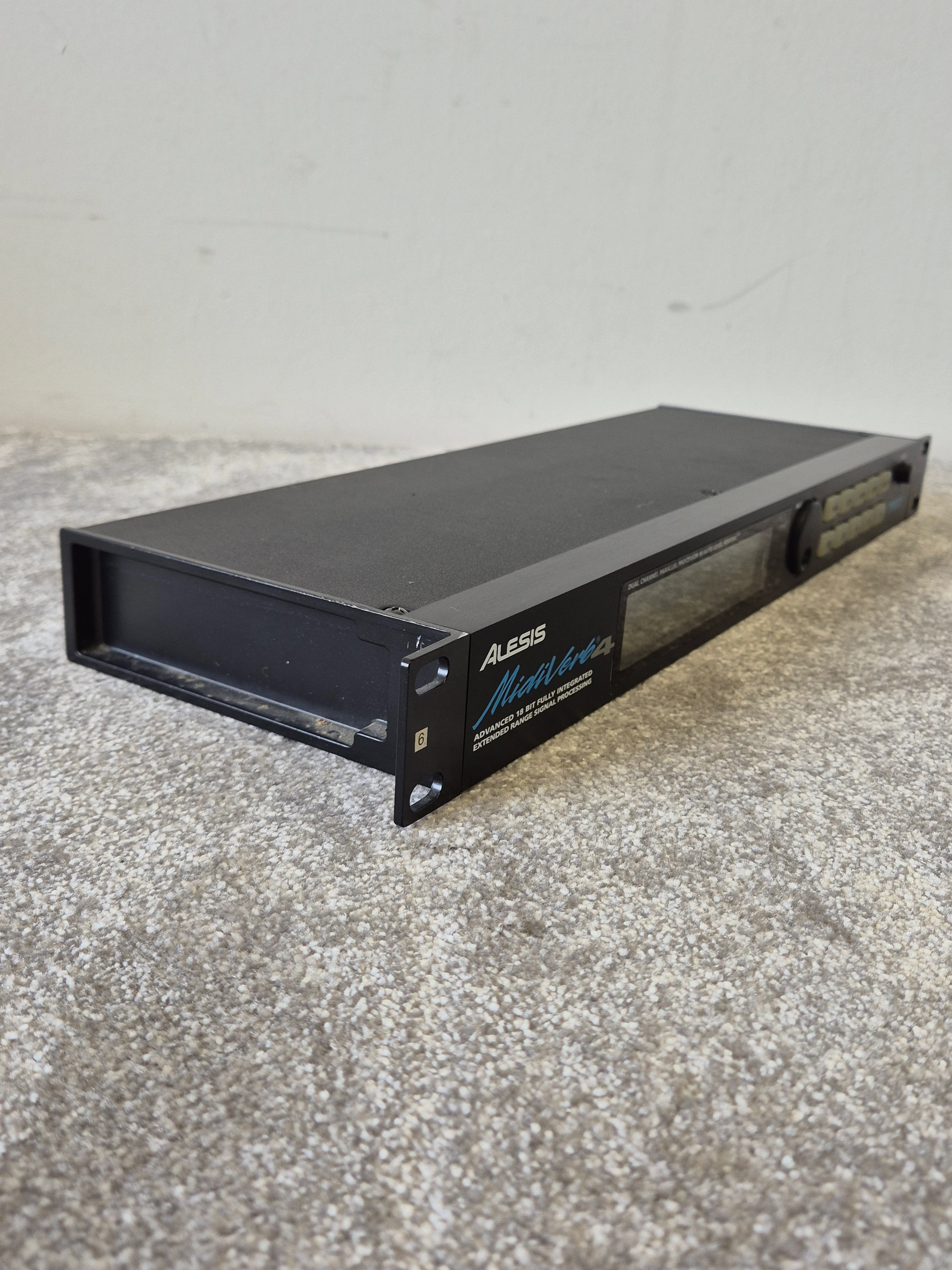 Alesis MidiVerb 4 - Dual-Channel Digital Signal Processor - Image 4