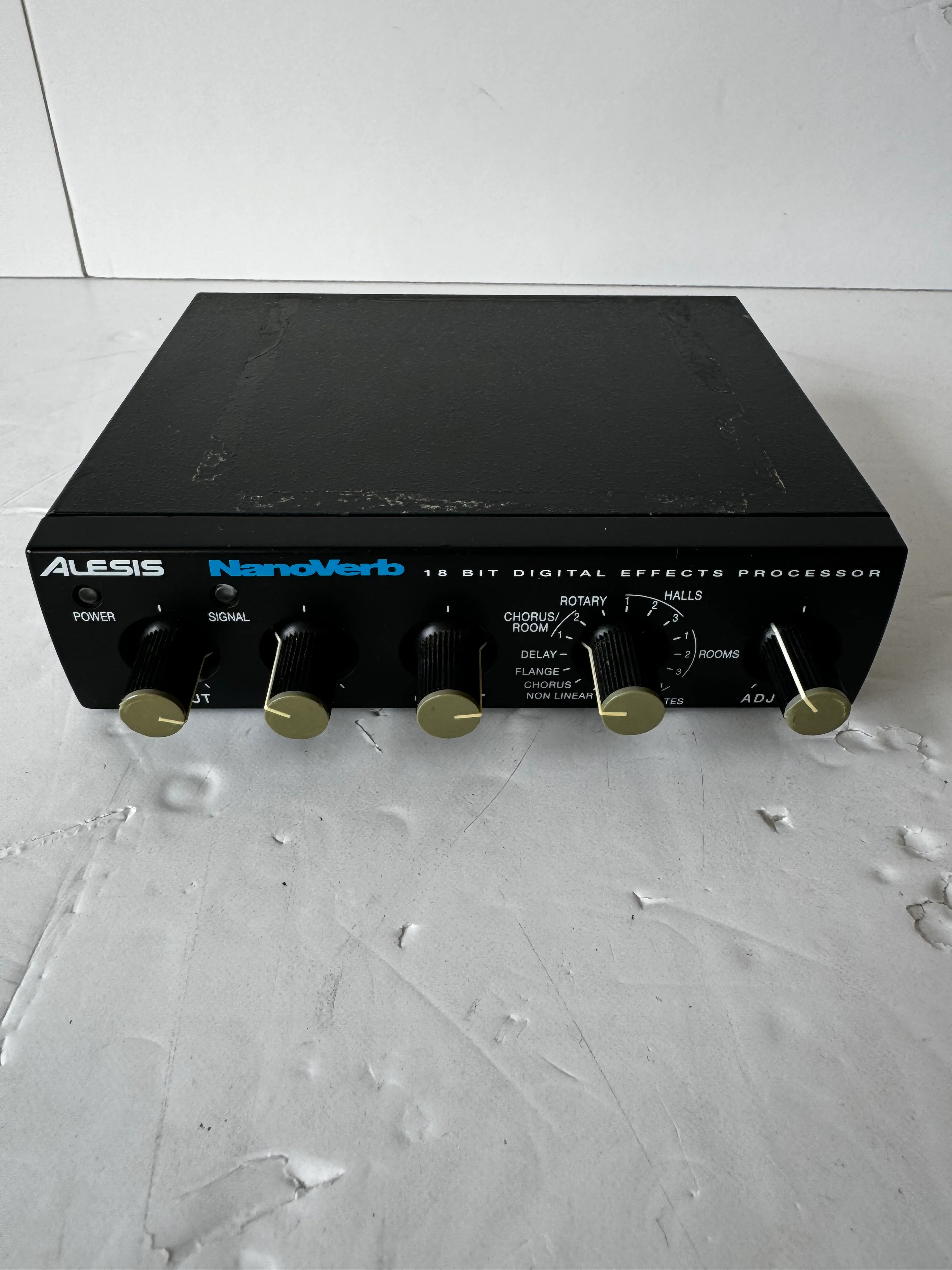 Alesis NanoVerb 18 Bit Digital Effects Processor - Image 4