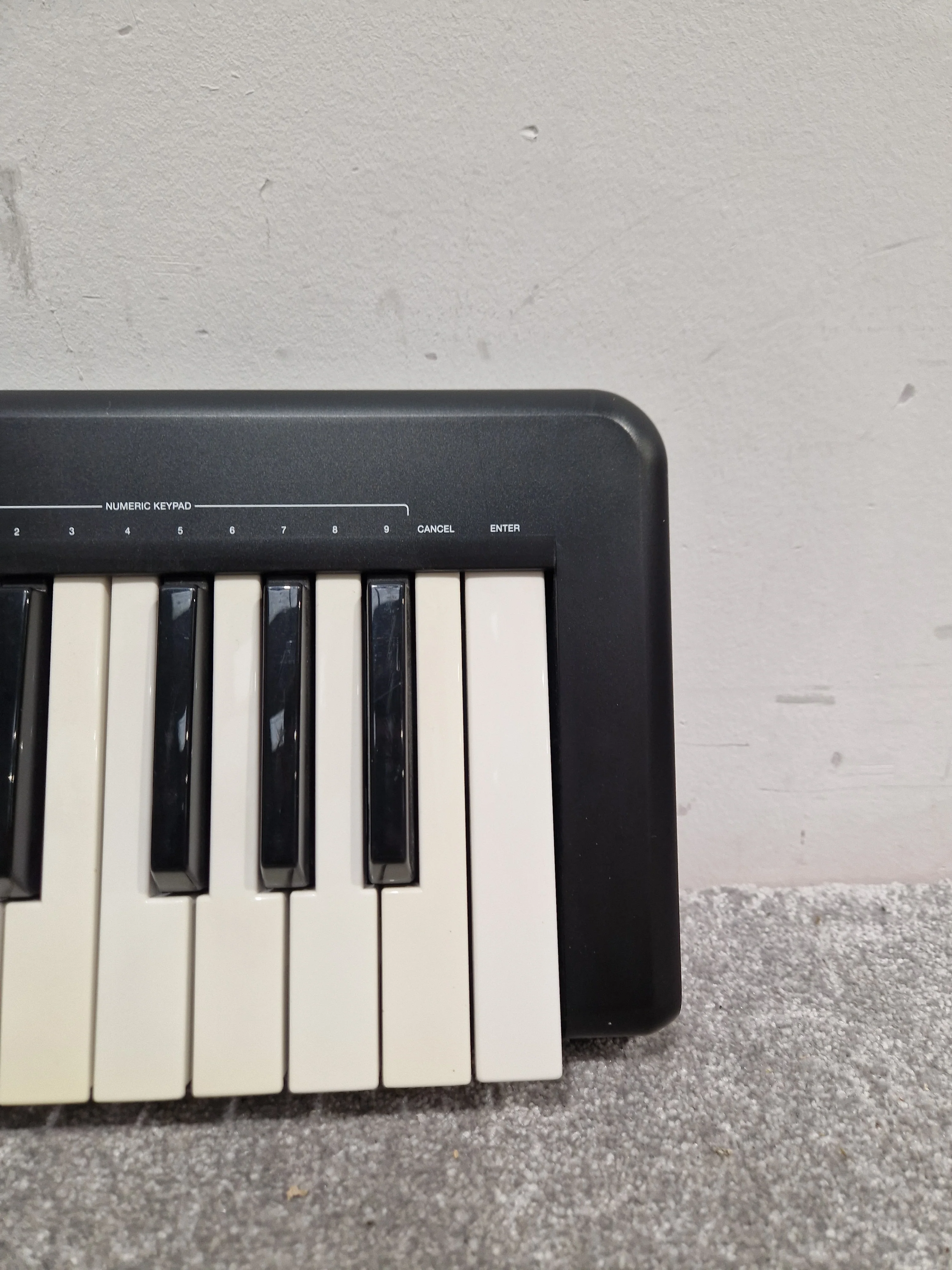 Alesis Q25 - 25-Key MIDI Keyboard Controller - Black - Good - Image 3