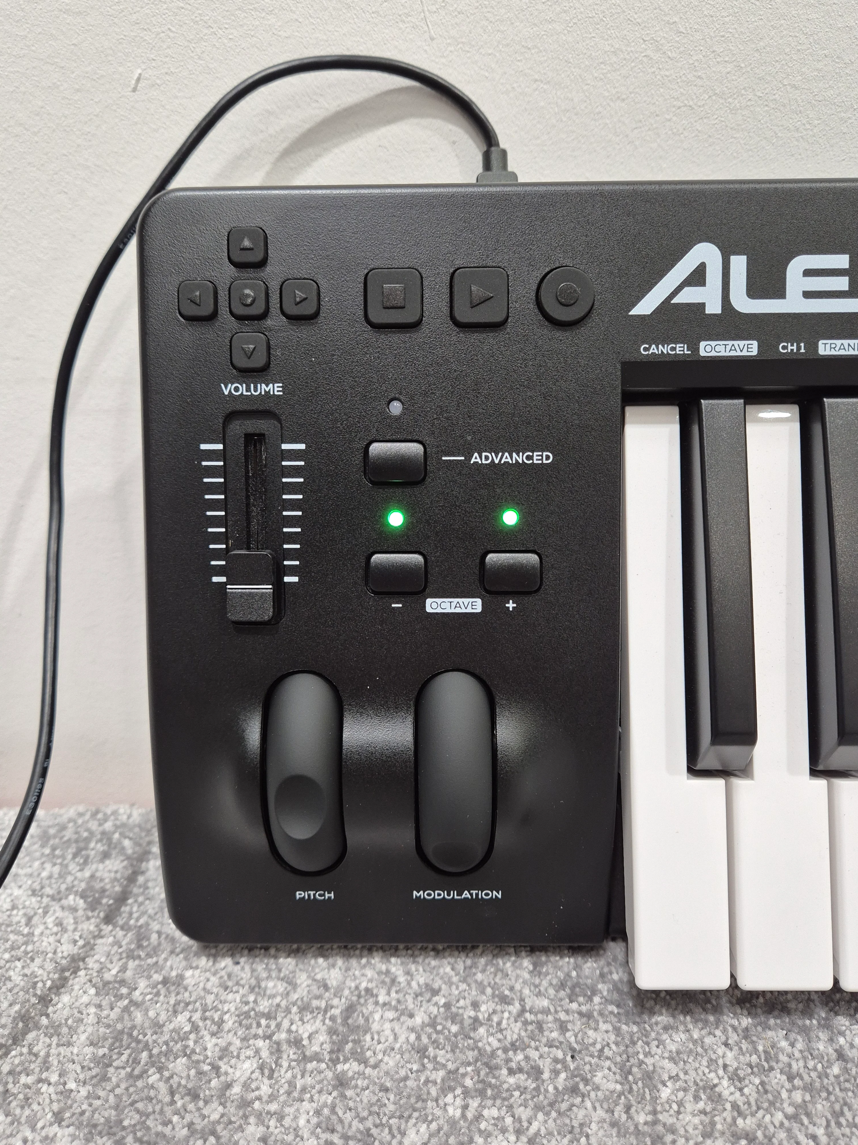 Alesis Q49 - 49-Note MIDI Keyboard Controller - USB - Image 2