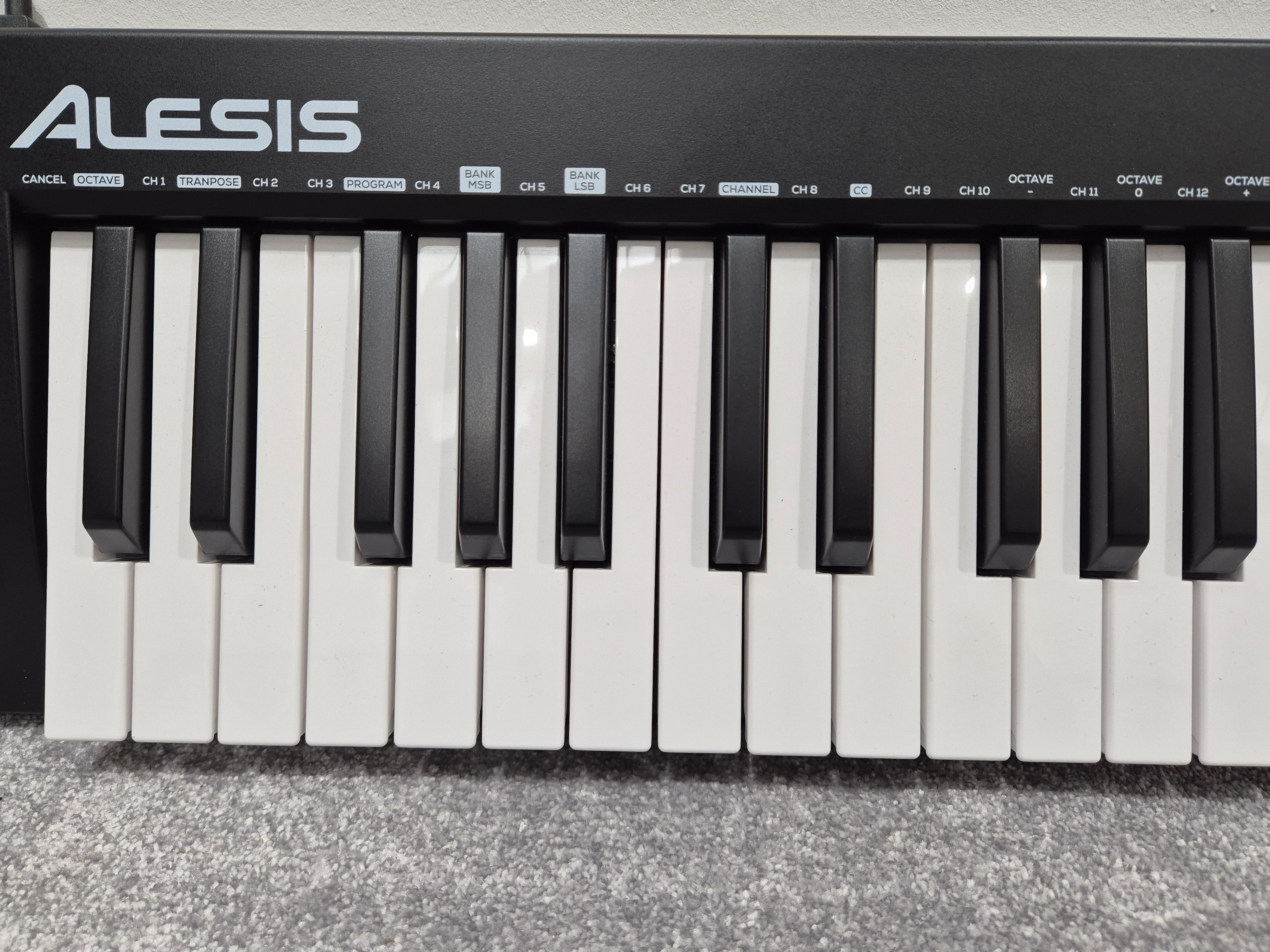Alesis Q49 - 49-Note MIDI Keyboard Controller - USB - Image 3