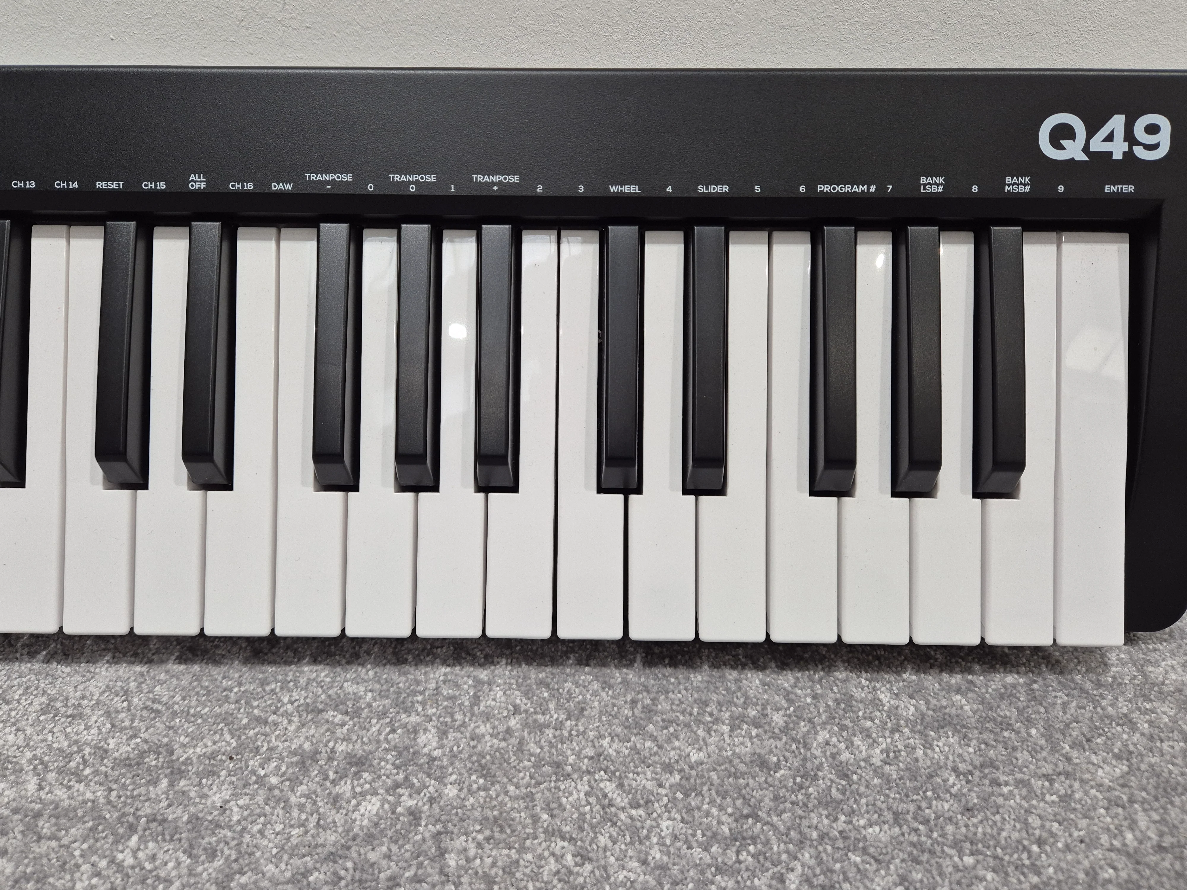Alesis Q49 - 49-Note MIDI Keyboard Controller - USB - Image 4