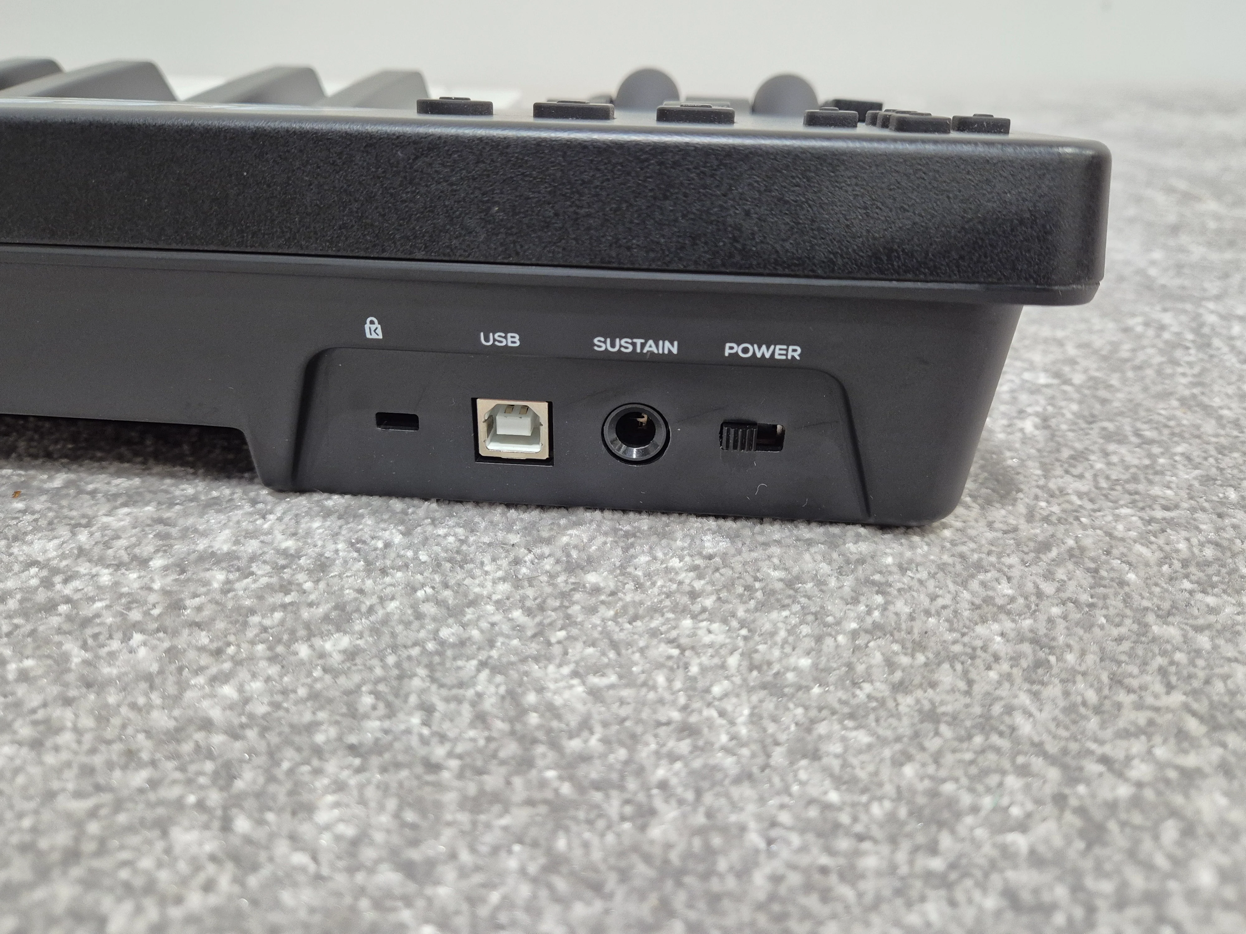Alesis Q49 - 49-Note MIDI Keyboard Controller - USB - Image 7