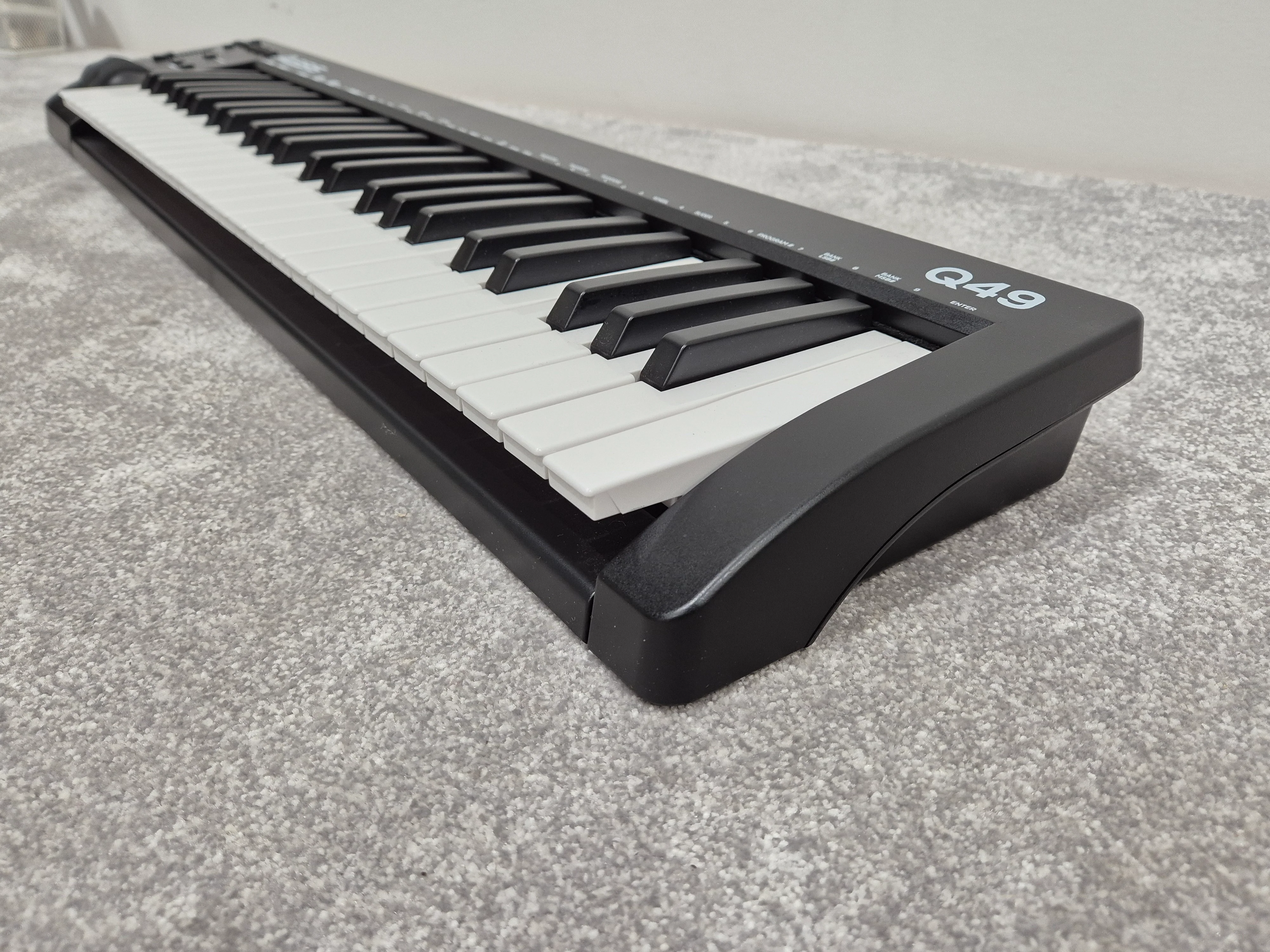 Alesis Q49 - 49-Note MIDI Keyboard Controller - USB - Image 9