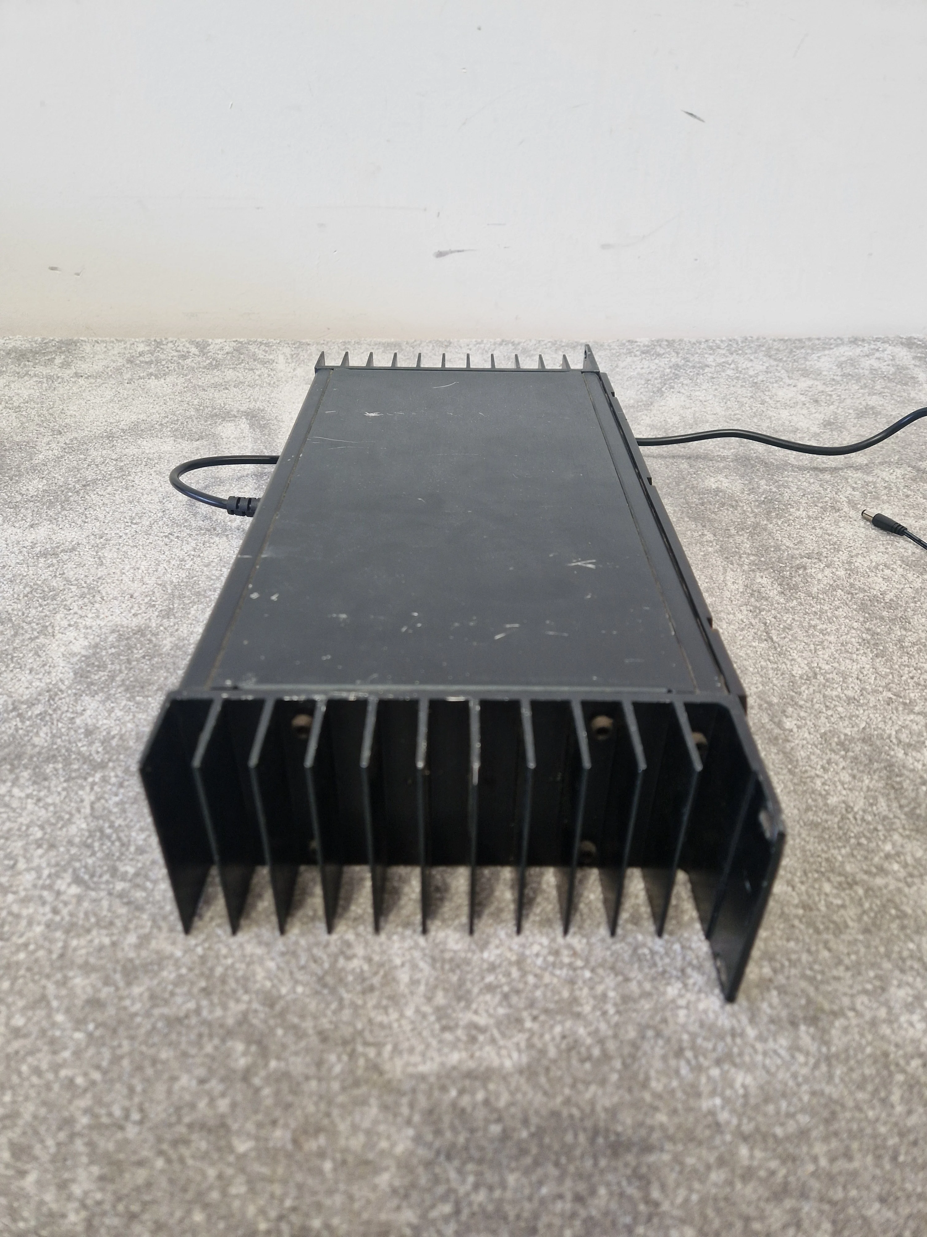 Alesis RA-100 Reference Amplifier – 100W Stereo Rackmount Amp - Good - Image 4