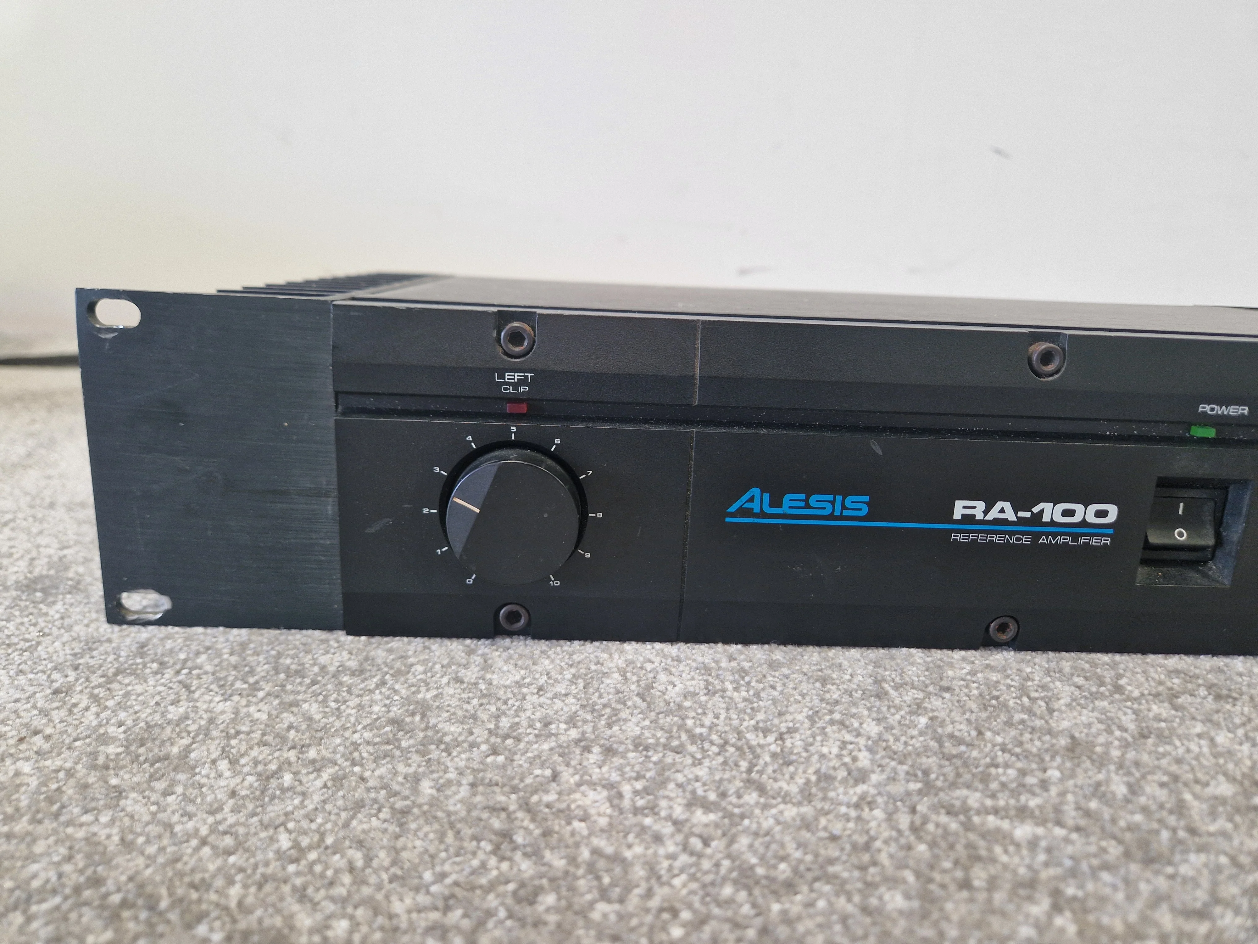 Alesis RA-100 Reference Amplifier – 100W Stereo Rackmount Amp - Good - Image 7