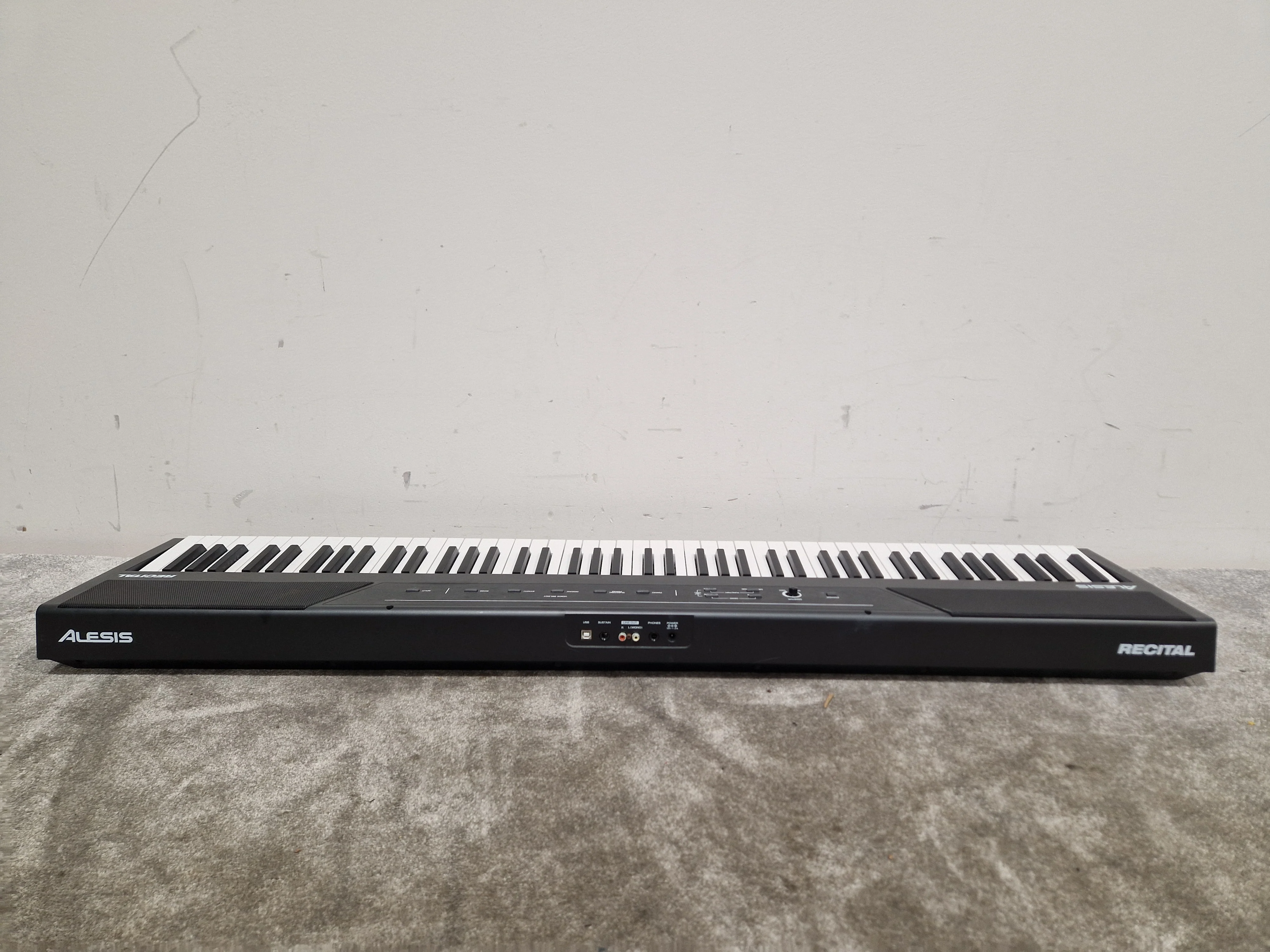 Alesis Recital - Digital Piano - 88-Key - Excellent w/ Power Supply & Pedal - Image 3