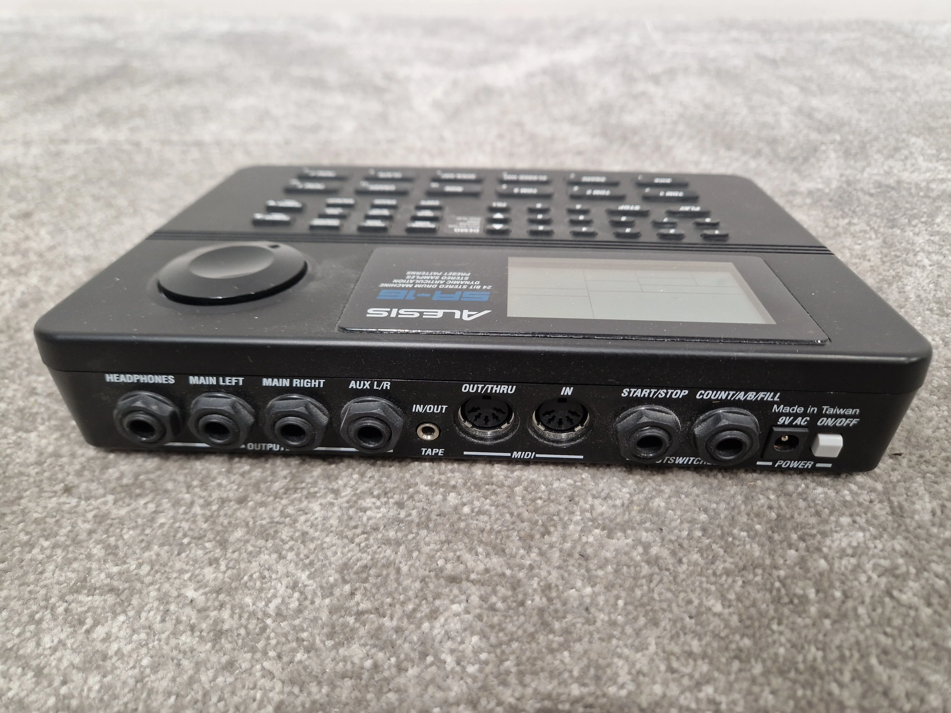 Alesis Sr-16 Drum Machine - 16-Bit, 24 Tracks - Excellent w/ Original Box & Power Supply & Manuals - Image 4
