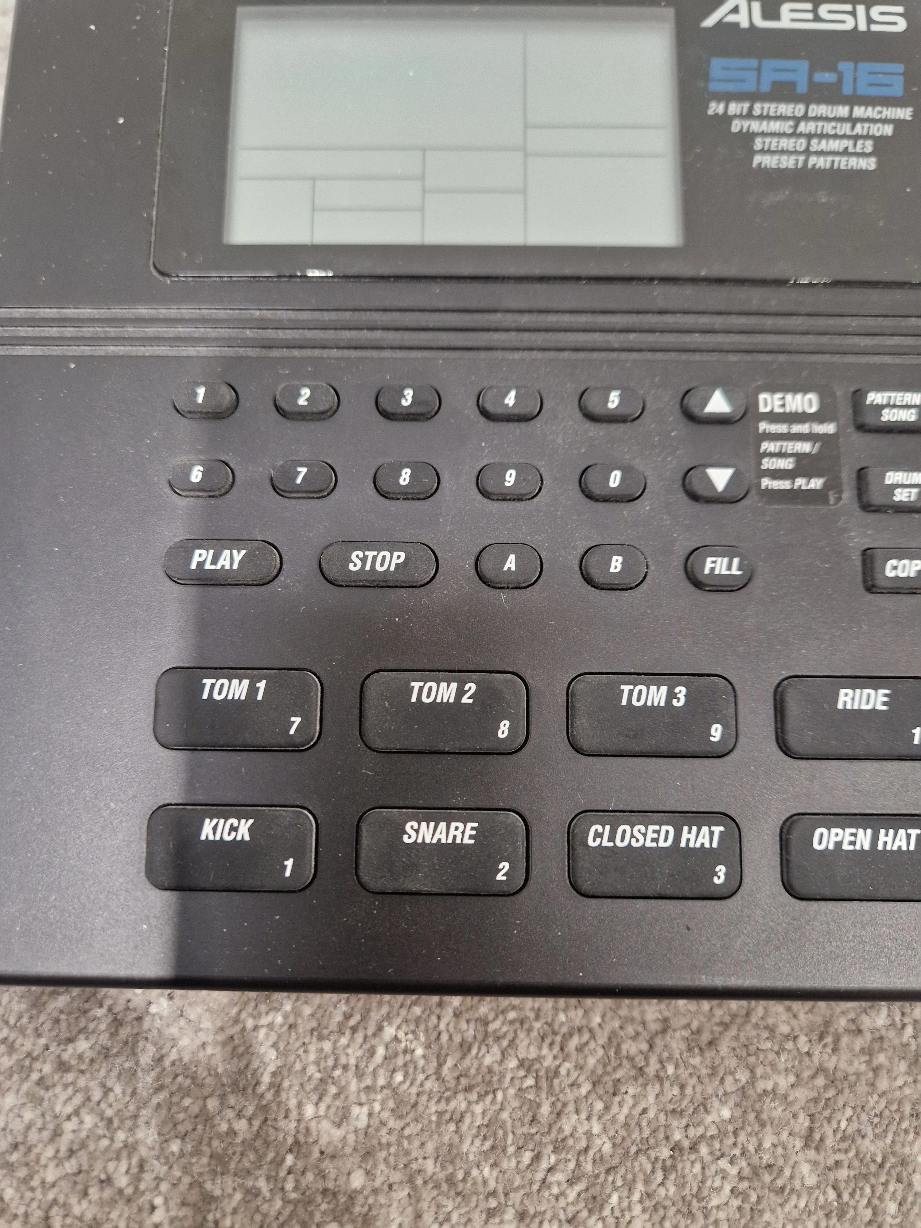 Alesis Sr-16 Drum Machine - 16-Bit, 24 Tracks - Excellent w/ Original Box & Power Supply & Manuals - Image 7